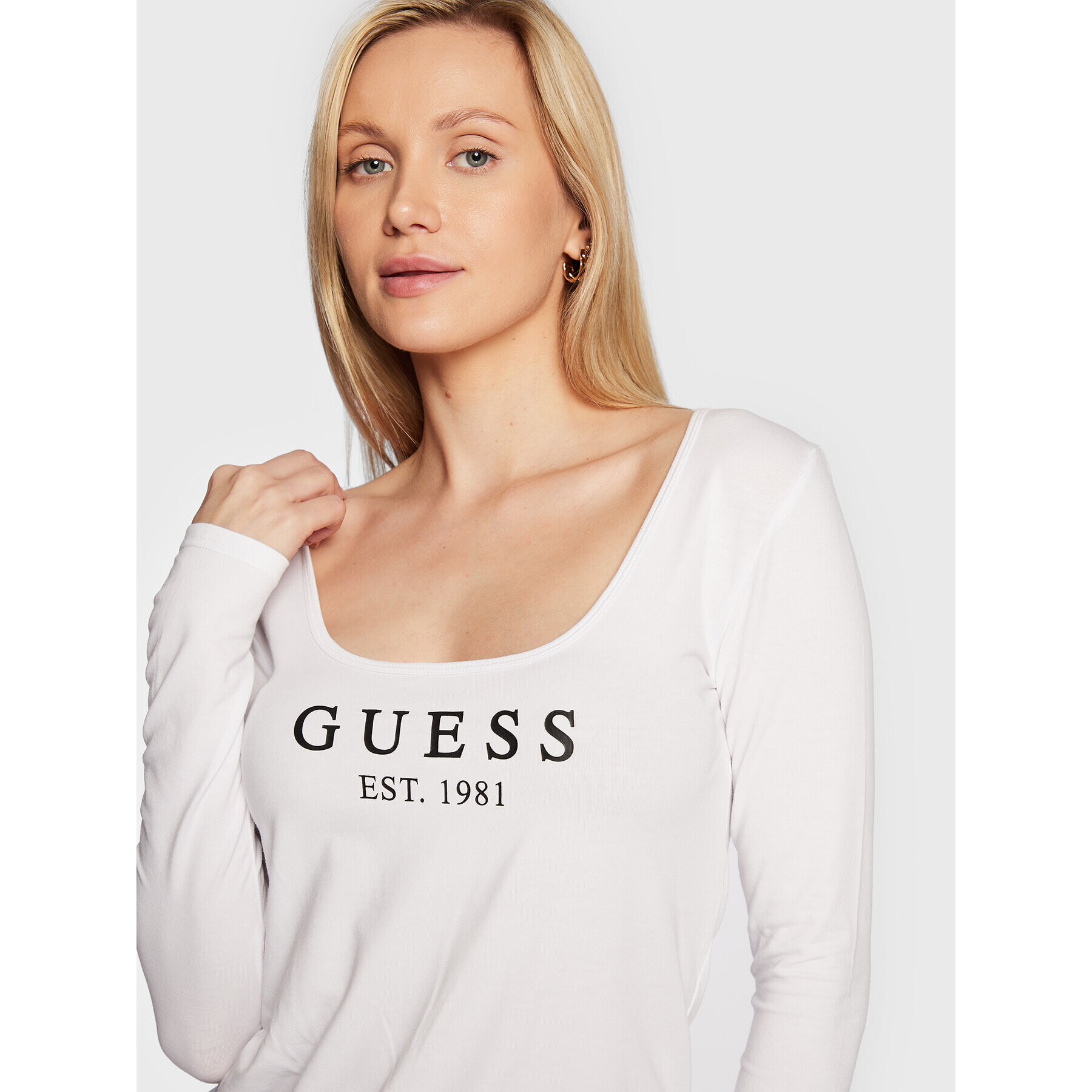 Guess Bluză Carrie O2BM31 KBBU1 Alb Regular Fit - Pled.ro