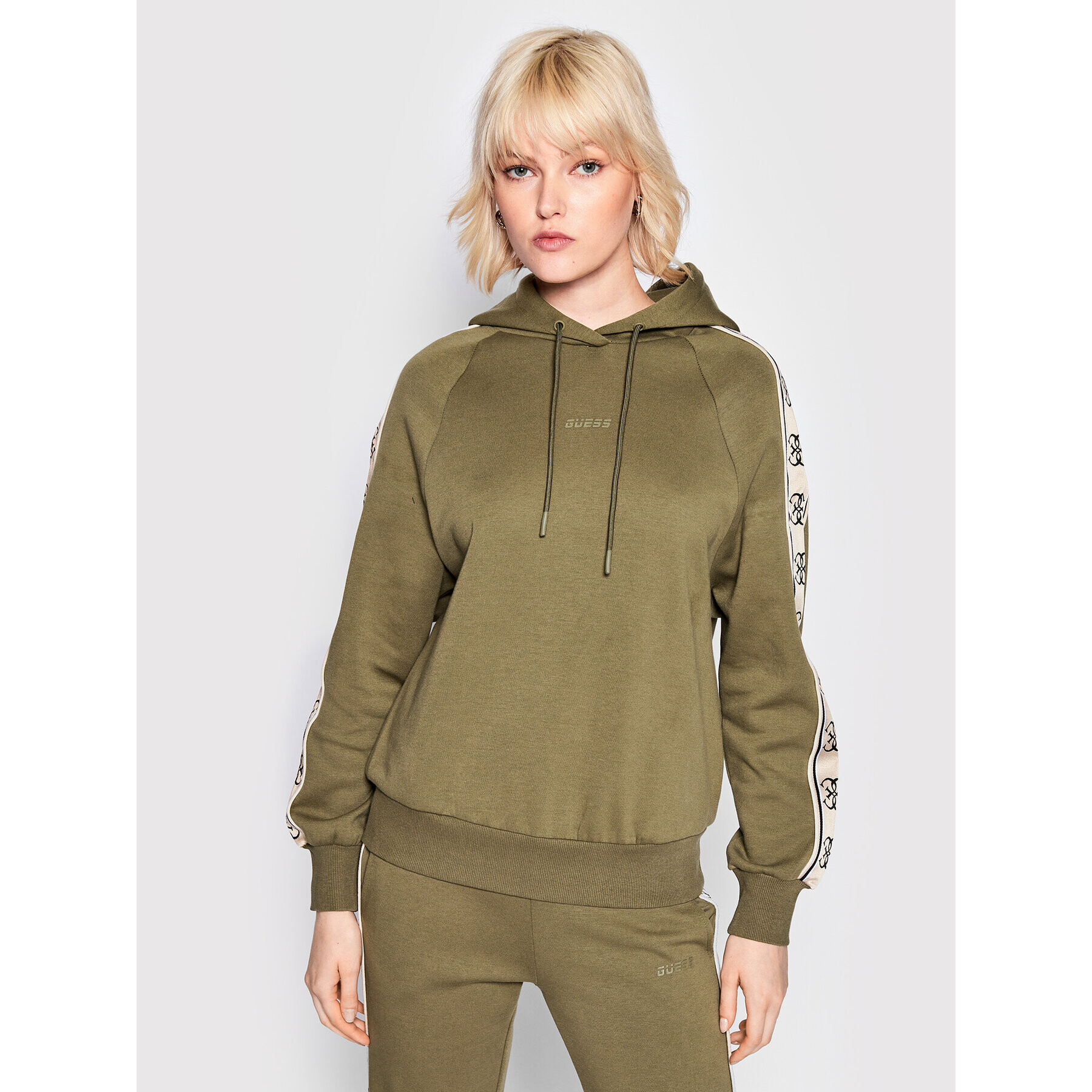 Guess Bluză V2RQ03 KA3P1 Verde Regular Fit - Pled.ro