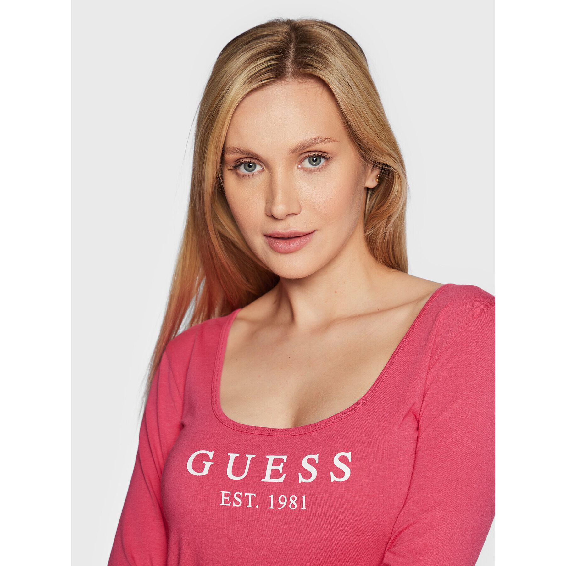 Guess Bluză Carrie O2BM31 KBBU1 Roz Regular Fit - Pled.ro