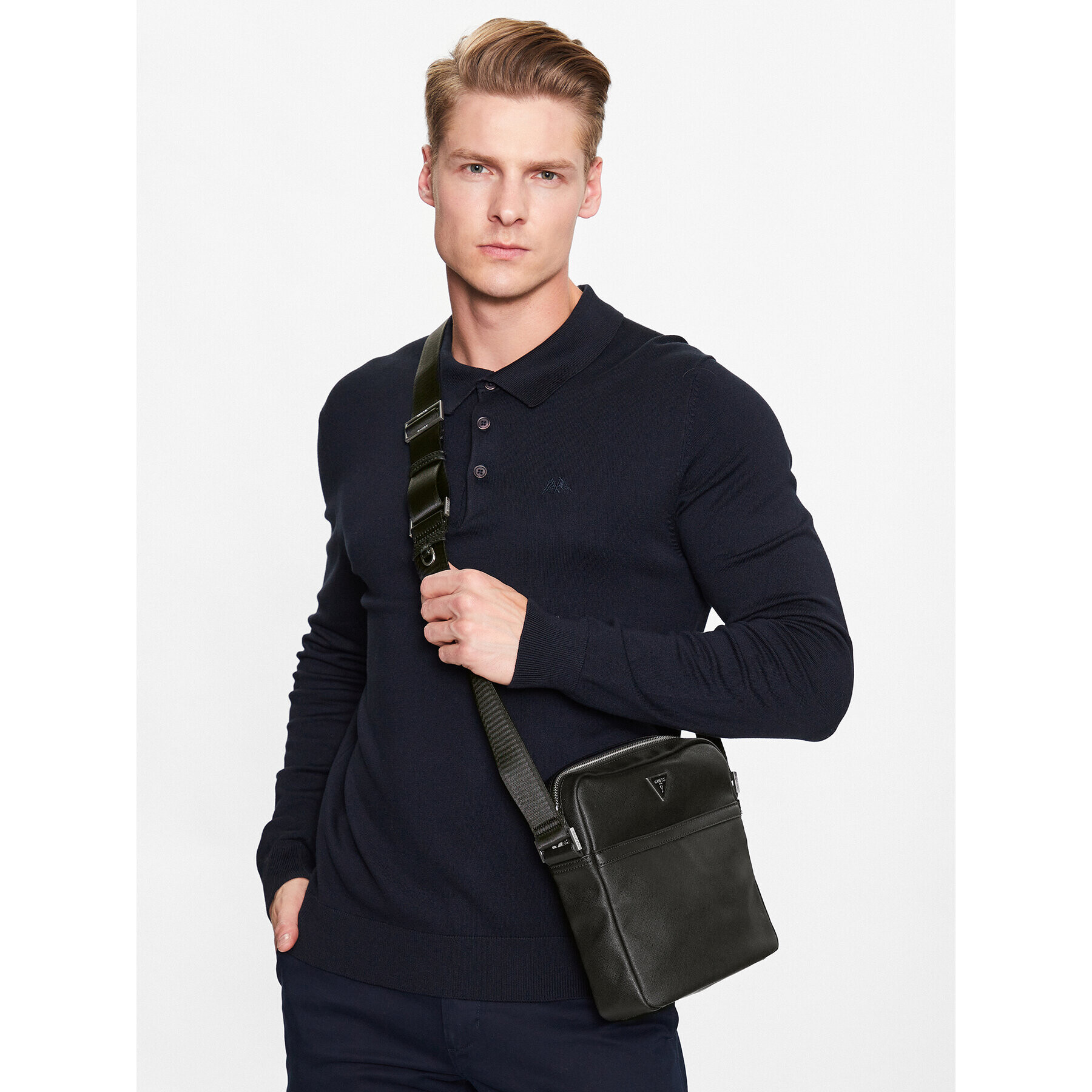 Guess Geantă crossover Certosa Saffiano Smart HMECSA P3158 Negru - Pled.ro