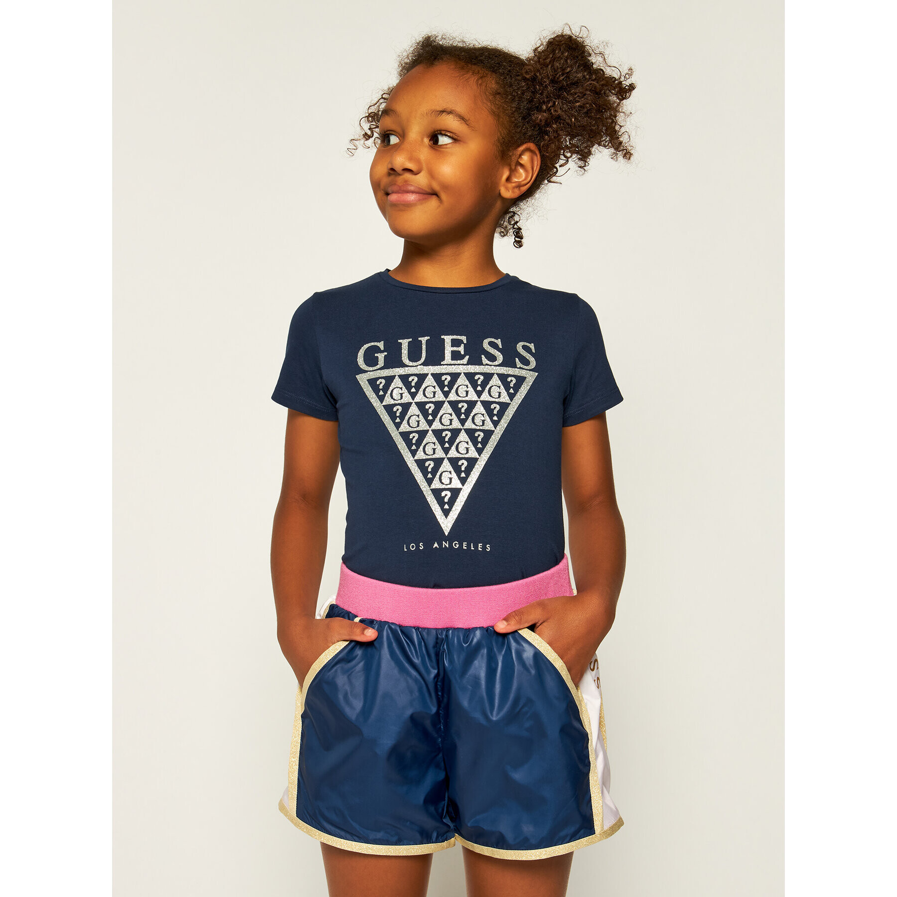 Guess Pantalon scurți din material J01D02 WAGZ0 Bleumarin Regular Fit - Pled.ro