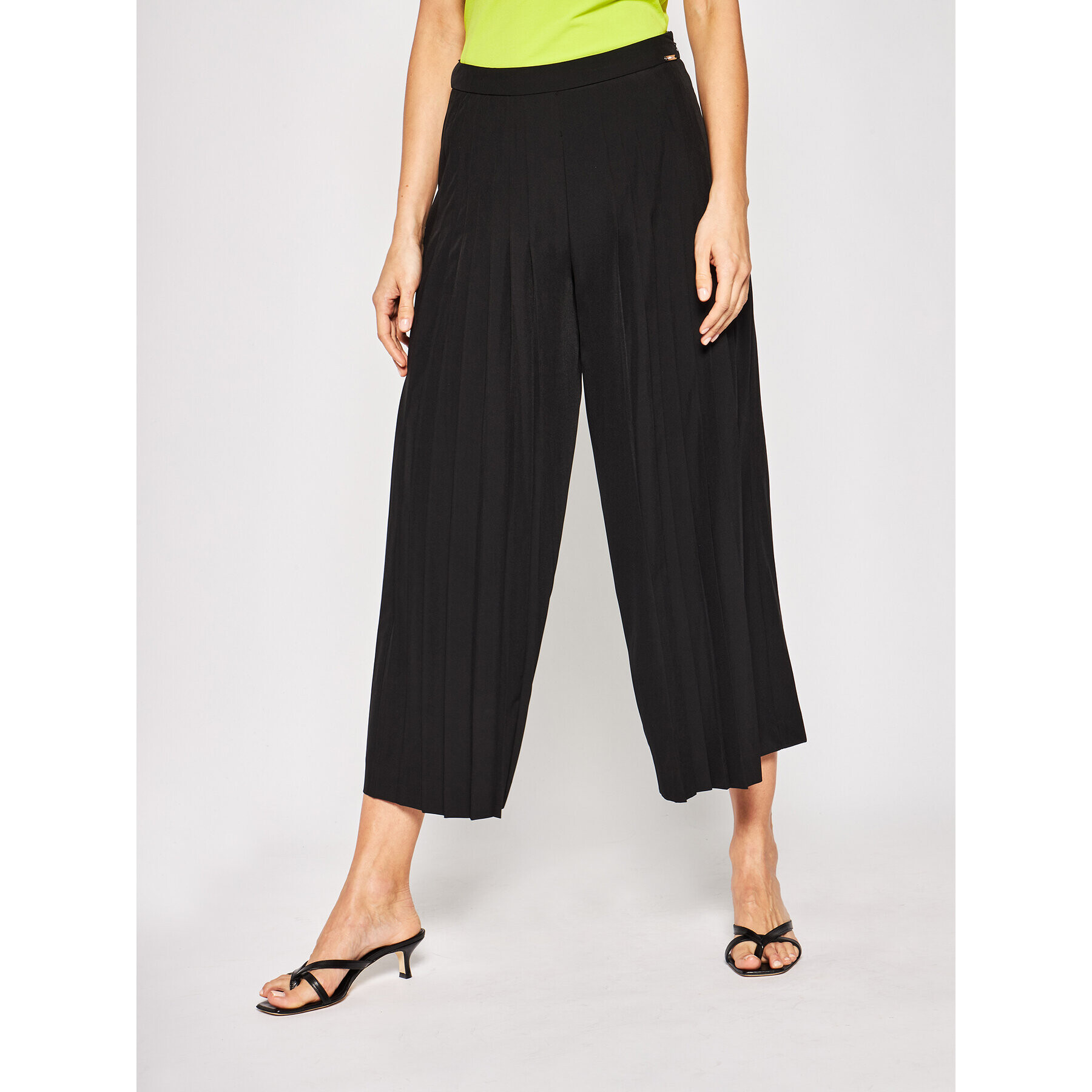 Guess Pantaloni culotte Livia W0GB24 WCUL0 Negru Regular Fit - Pled.ro