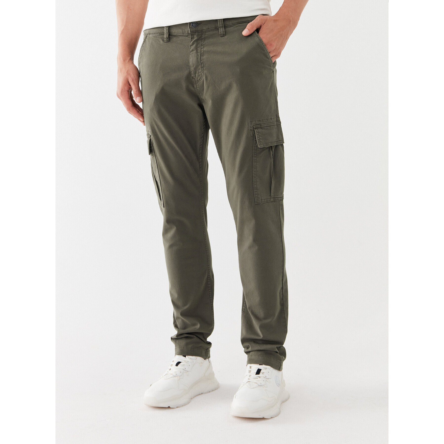 Guess Pantaloni din material M2GB27 WCNZ0 Kaki Slim Fit - Pled.ro