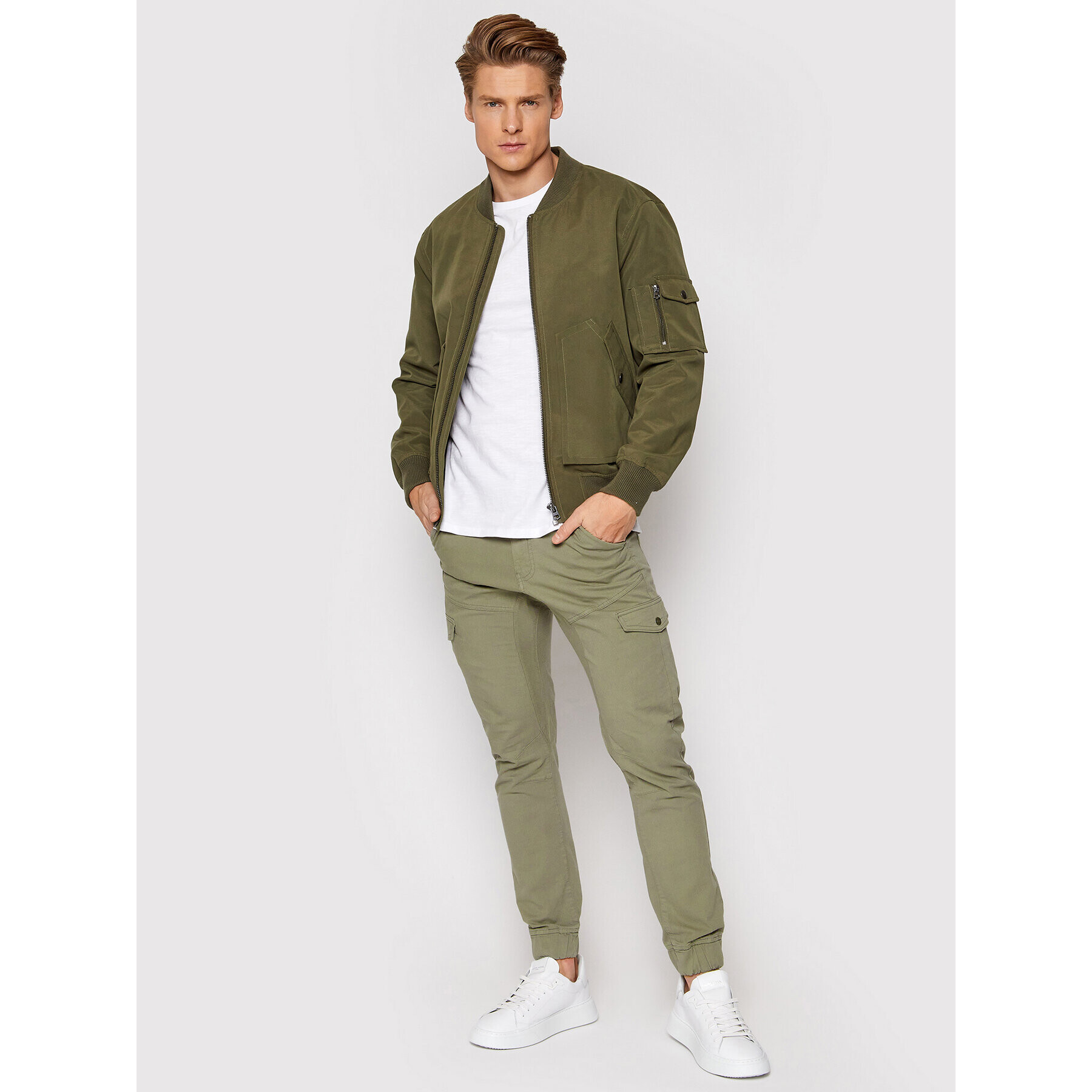 Guess Pantaloni din material New Combat M2RB17 WEDW1 Verde Slim Fit - Pled.ro