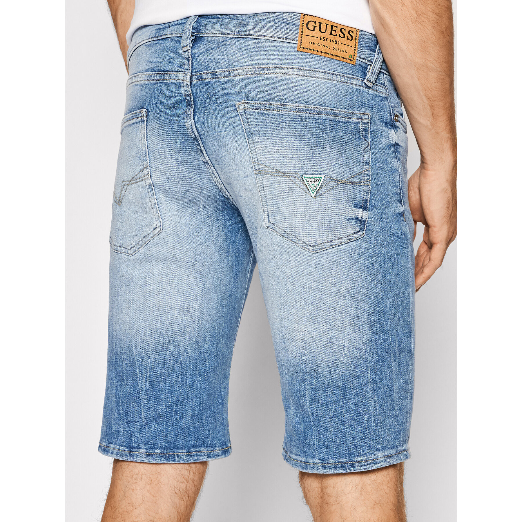 Guess Pantaloni scurți de blugi M1GD01 D4B73 Albastru Slim Fit - Pled.ro