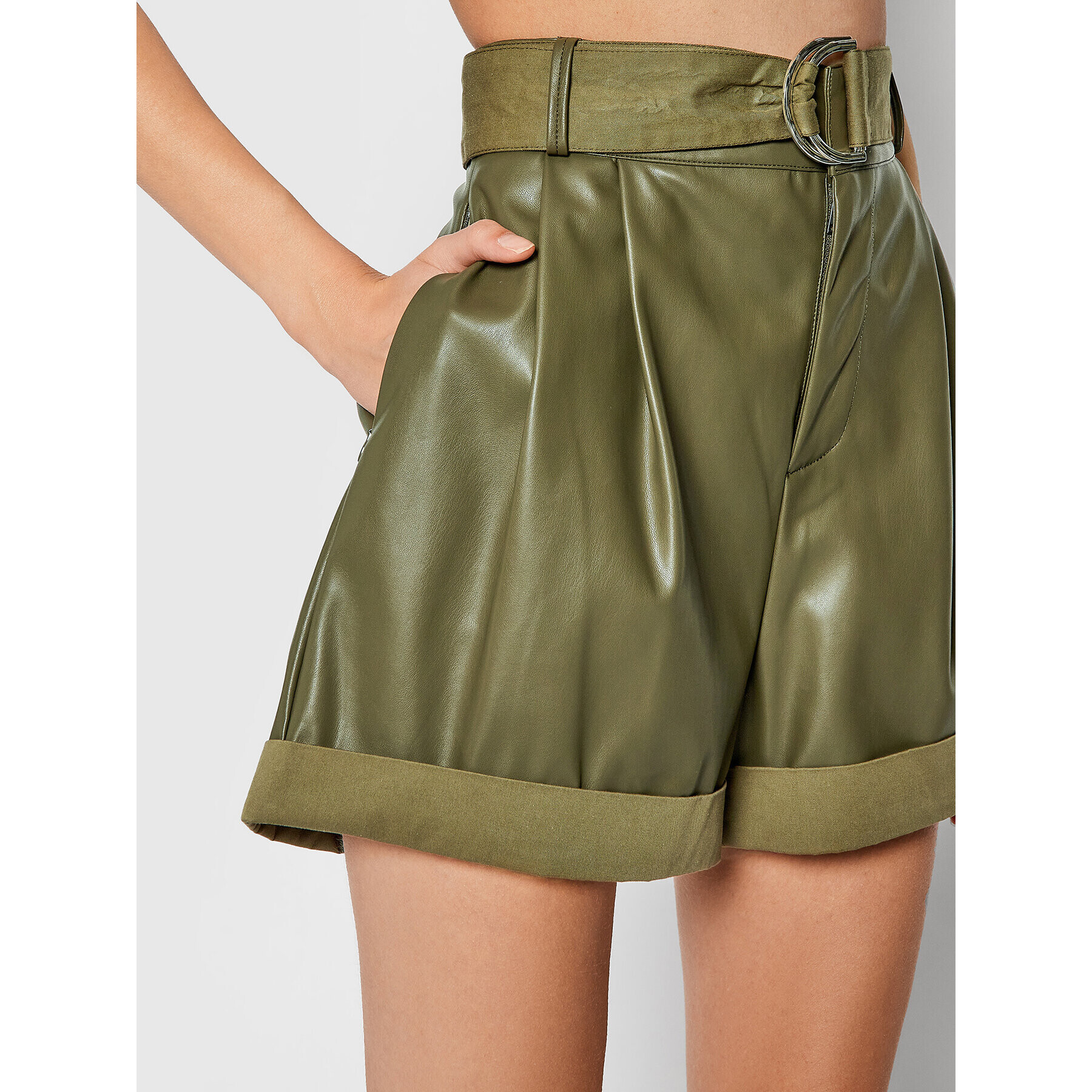 Guess Pantaloni scurți din imitație de piele Tala W1YD49 WE0C0 Verde Regular Fit - Pled.ro