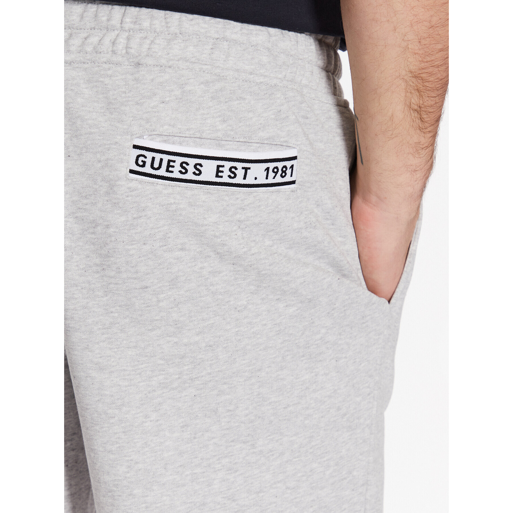 Guess Pantaloni scurți sport Clovis M3GD11 KBK32 Gri Loose Fit - Pled.ro