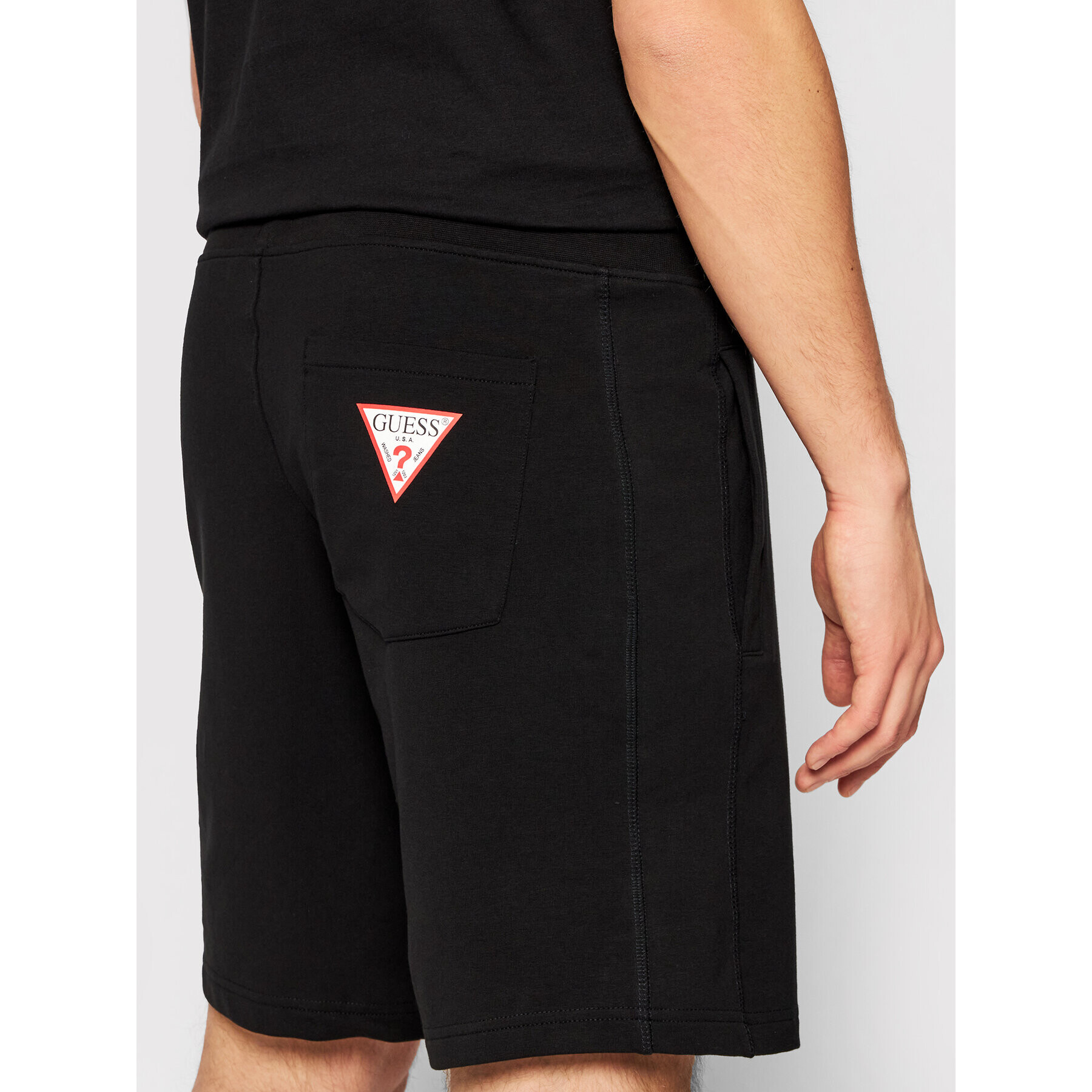 Guess Pantaloni scurți sport M1GD54 K6ZS1 Negru Slim Fit - Pled.ro