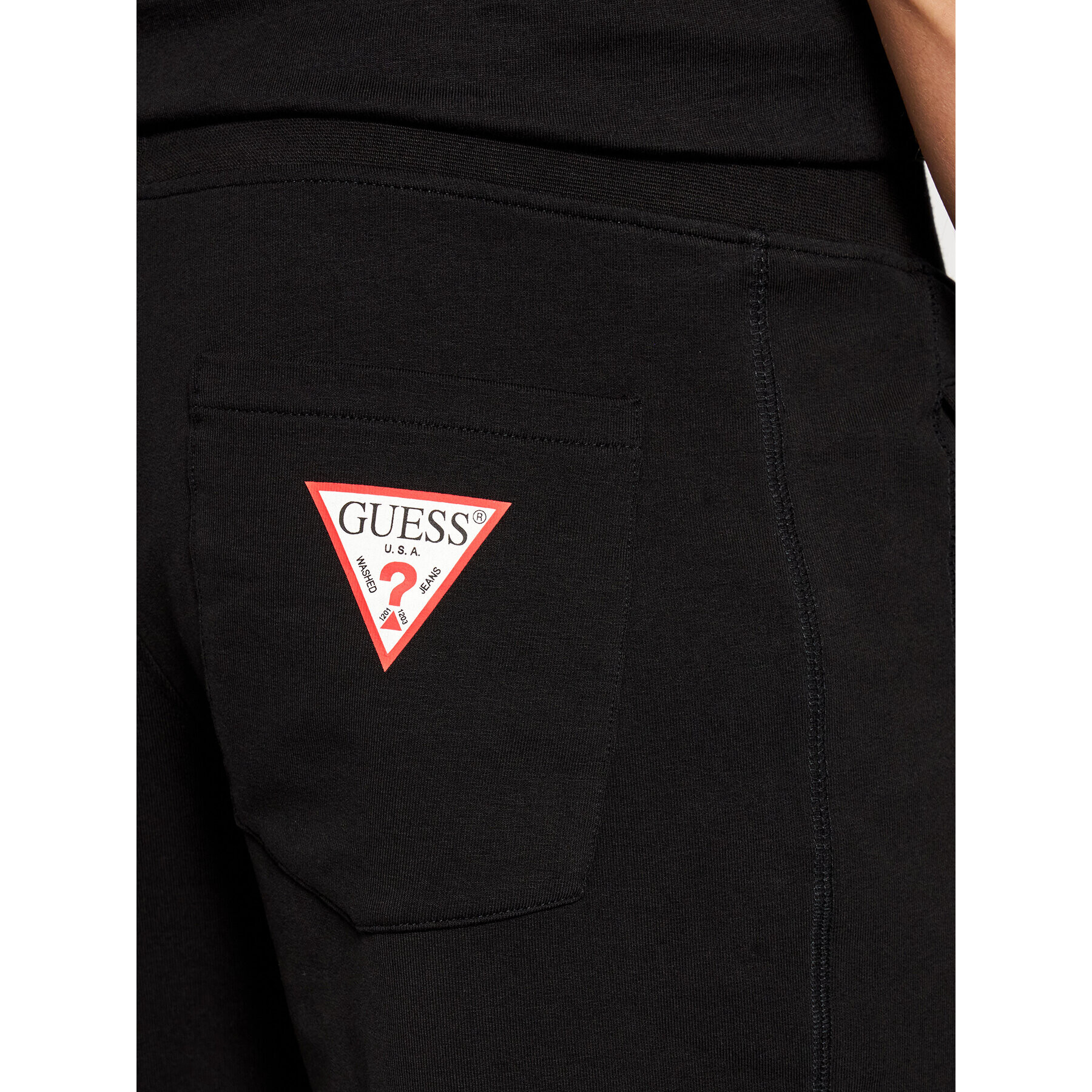 Guess Pantaloni scurți sport M1GD54 K6ZS1 Negru Slim Fit - Pled.ro