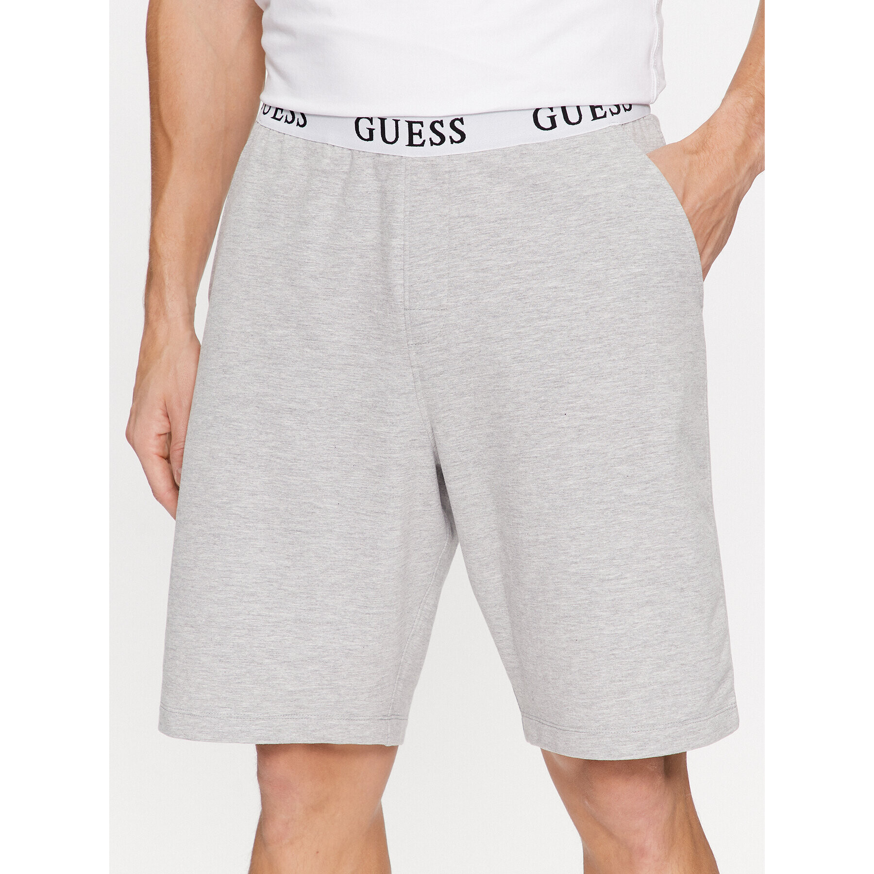 Guess Pantaloni scurți sport U4RD00 KBS91 Gri Regular Fit - Pled.ro