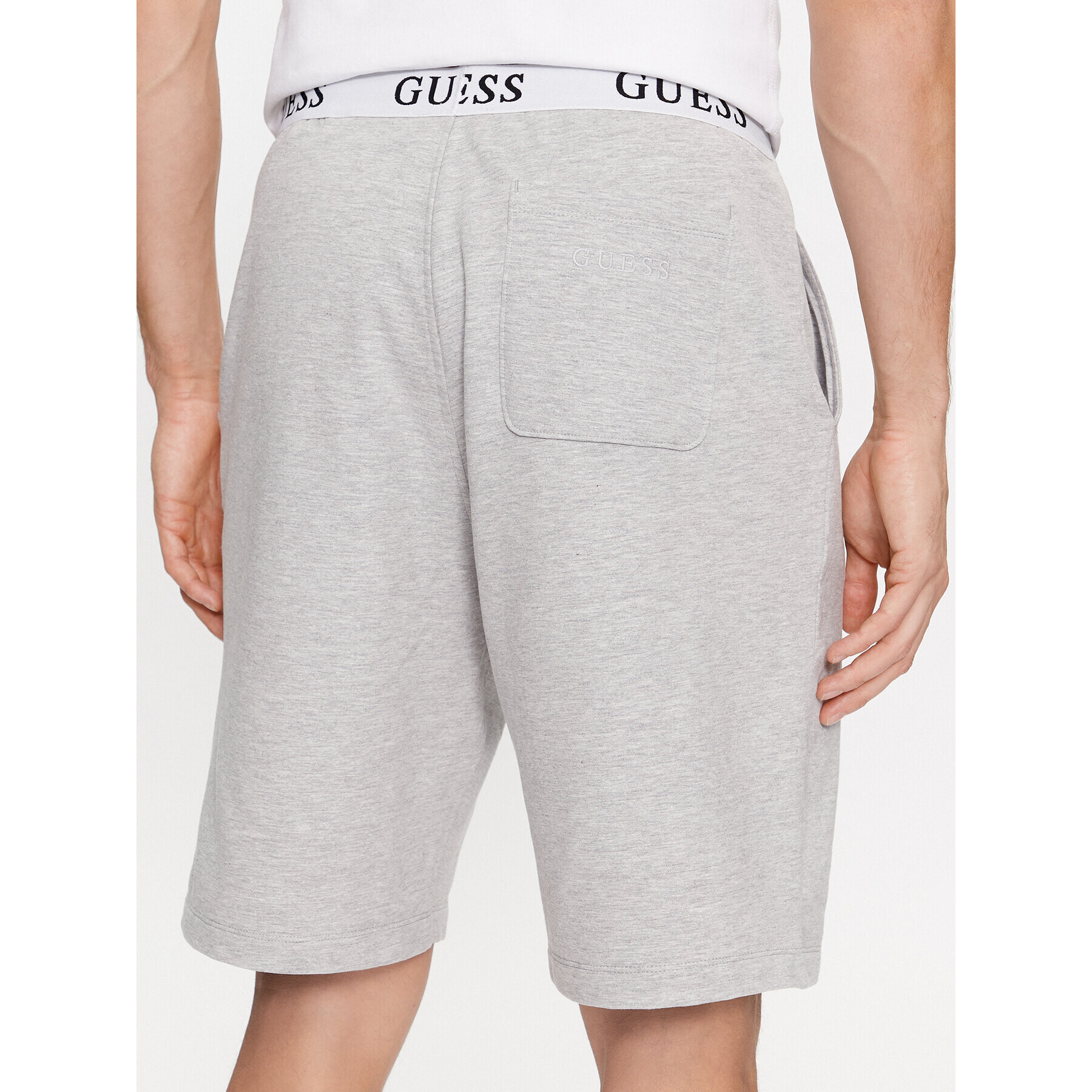 Guess Pantaloni scurți sport U4RD00 KBS91 Gri Regular Fit - Pled.ro