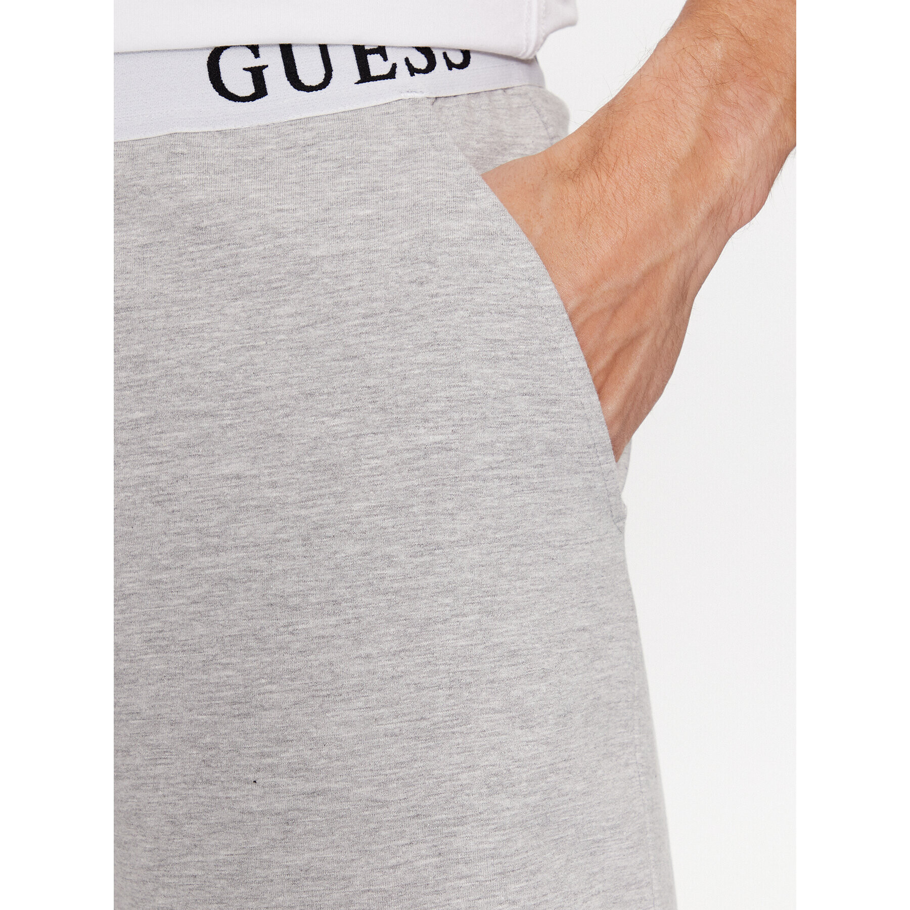 Guess Pantaloni scurți sport U4RD00 KBS91 Gri Regular Fit - Pled.ro