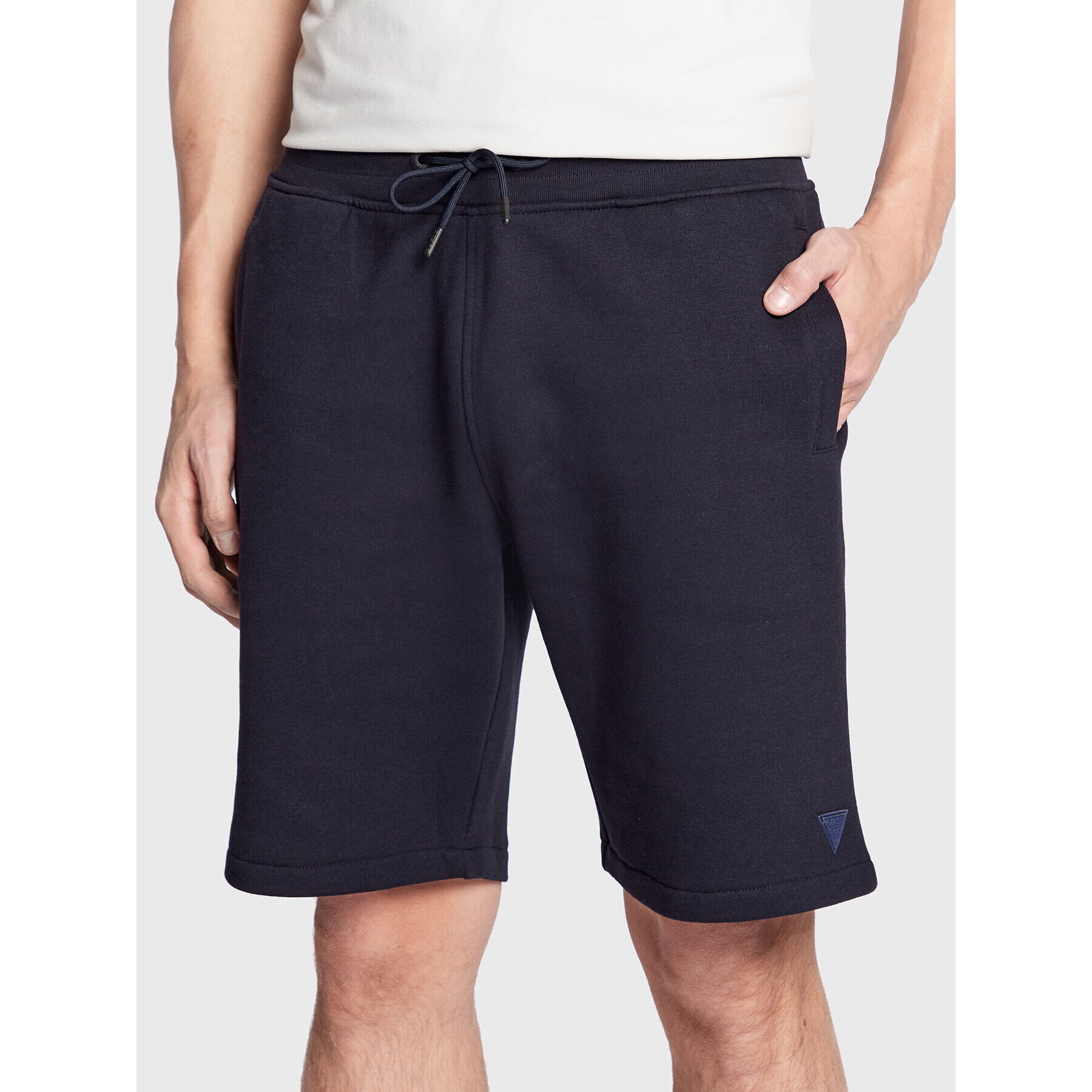 Guess Pantaloni scurți sport Z2YD04 K9V31 Bleumarin Regular Fit - Pled.ro