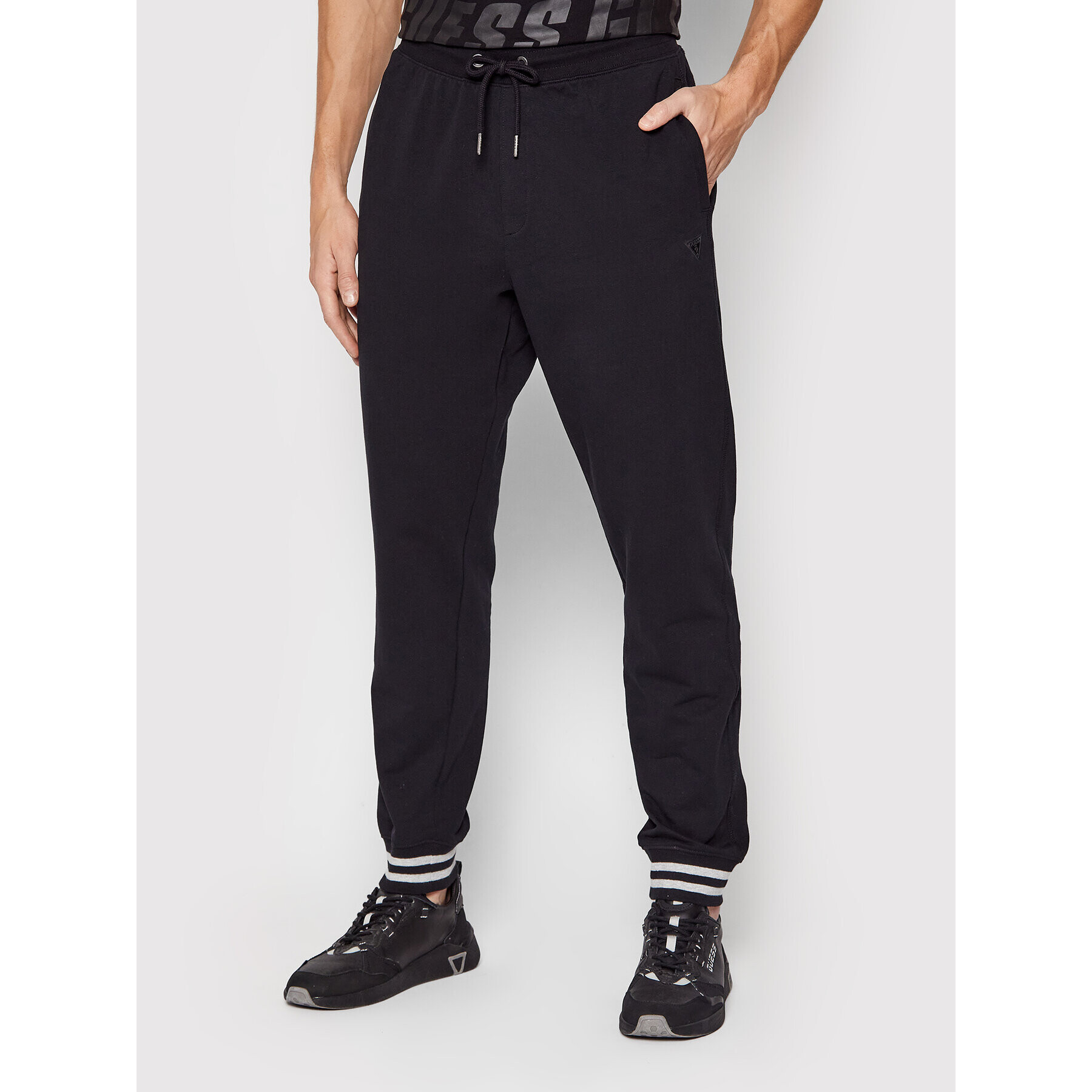 Guess Pantaloni trening Adam M2RB37 K6ZS1 Negru Regular Fit - Pled.ro