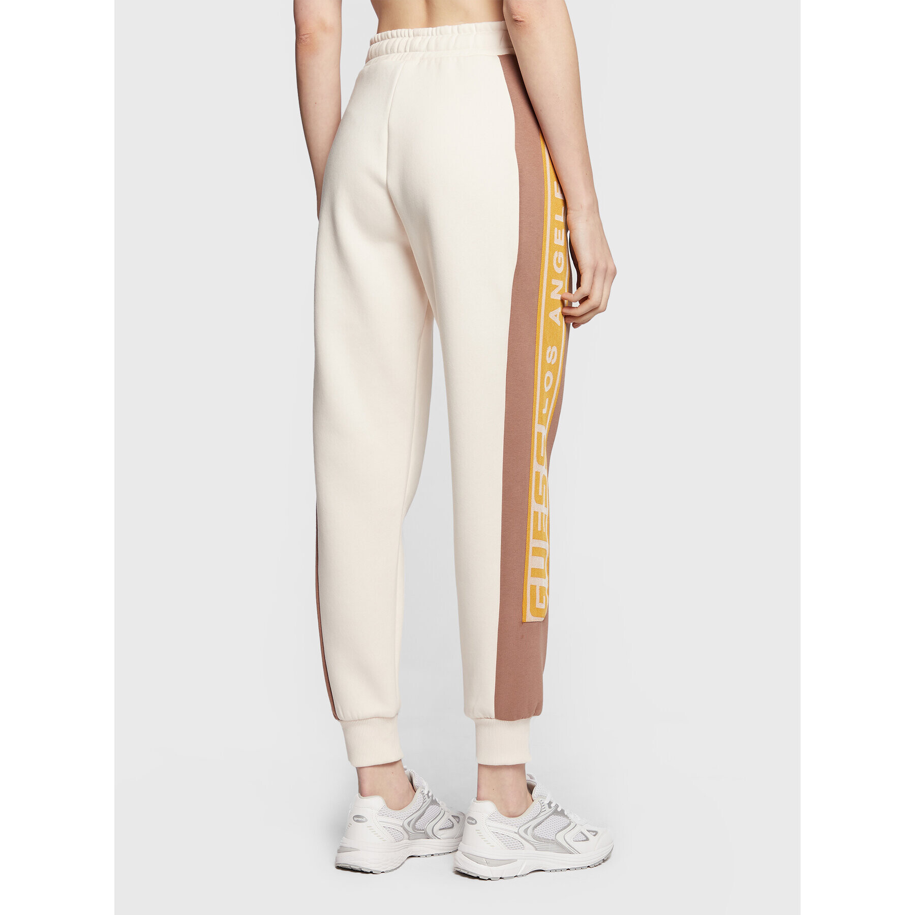 Guess Pantaloni trening Adrianna V3RB03 KBGQ2 Bej Regular Fit - Pled.ro