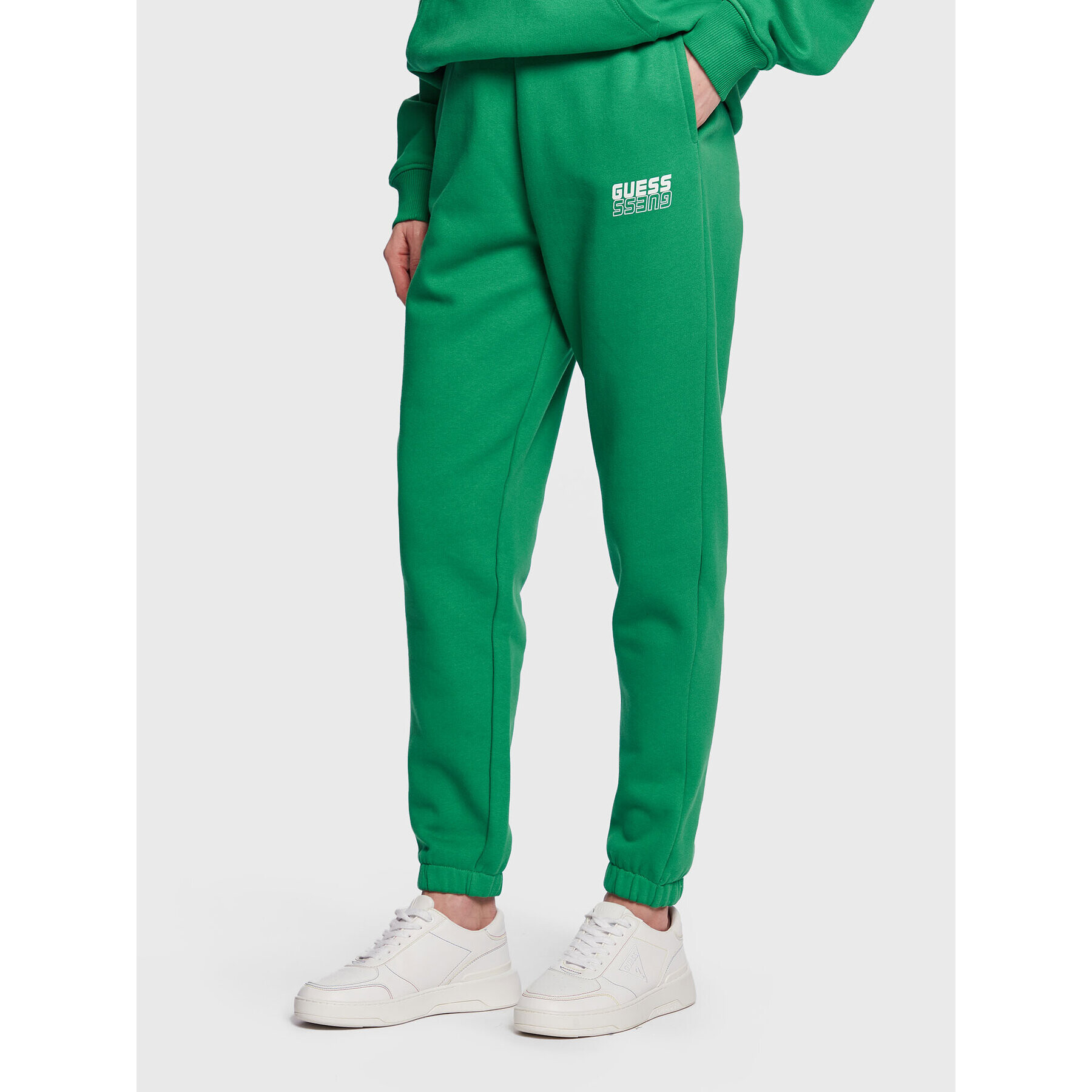 Guess Pantaloni trening Alisha V2BB18 K9V34 Verde Regular Fit - Pled.ro