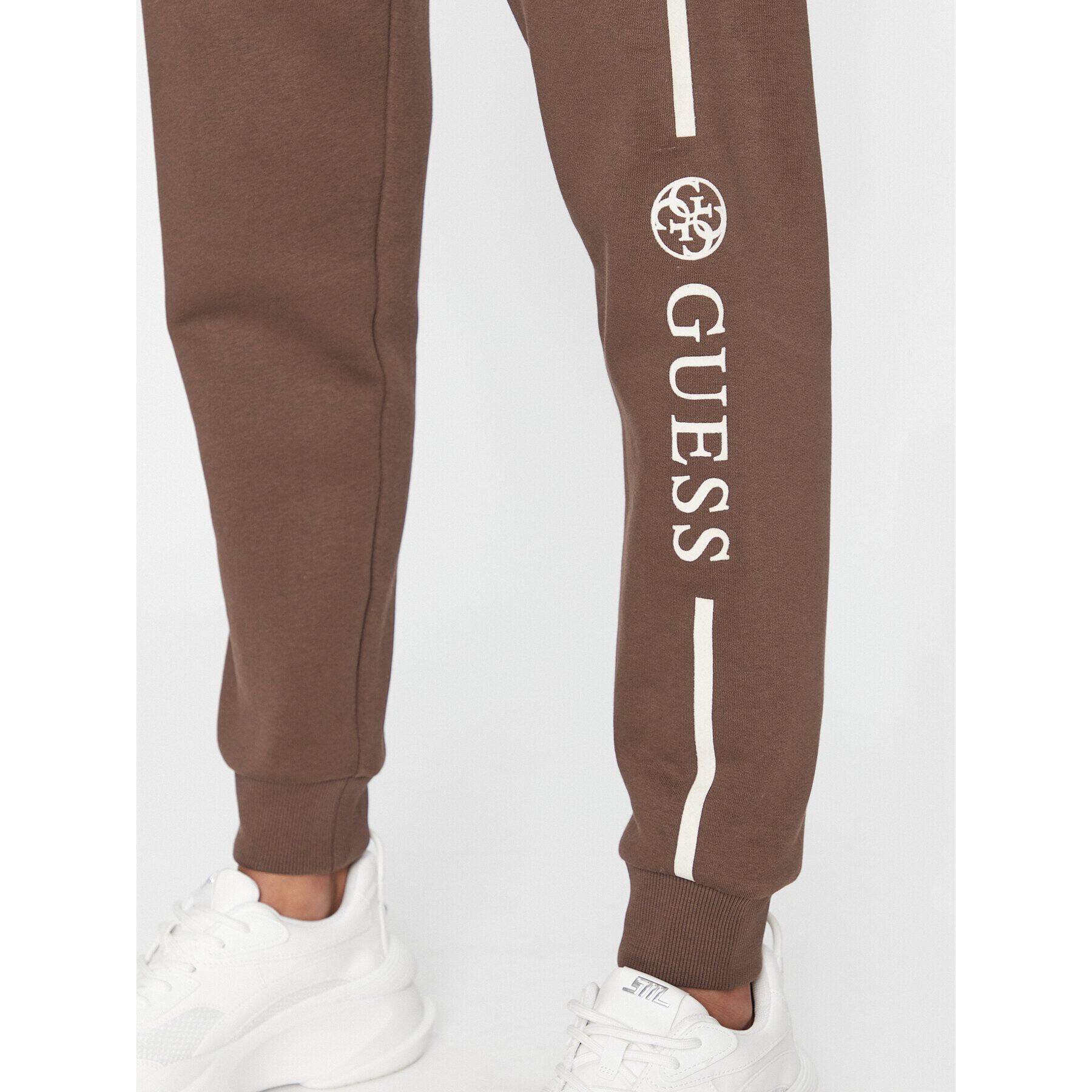 Guess Pantaloni trening Allegra V3BB03 K9Z21 Maro Regular Fit - Pled.ro