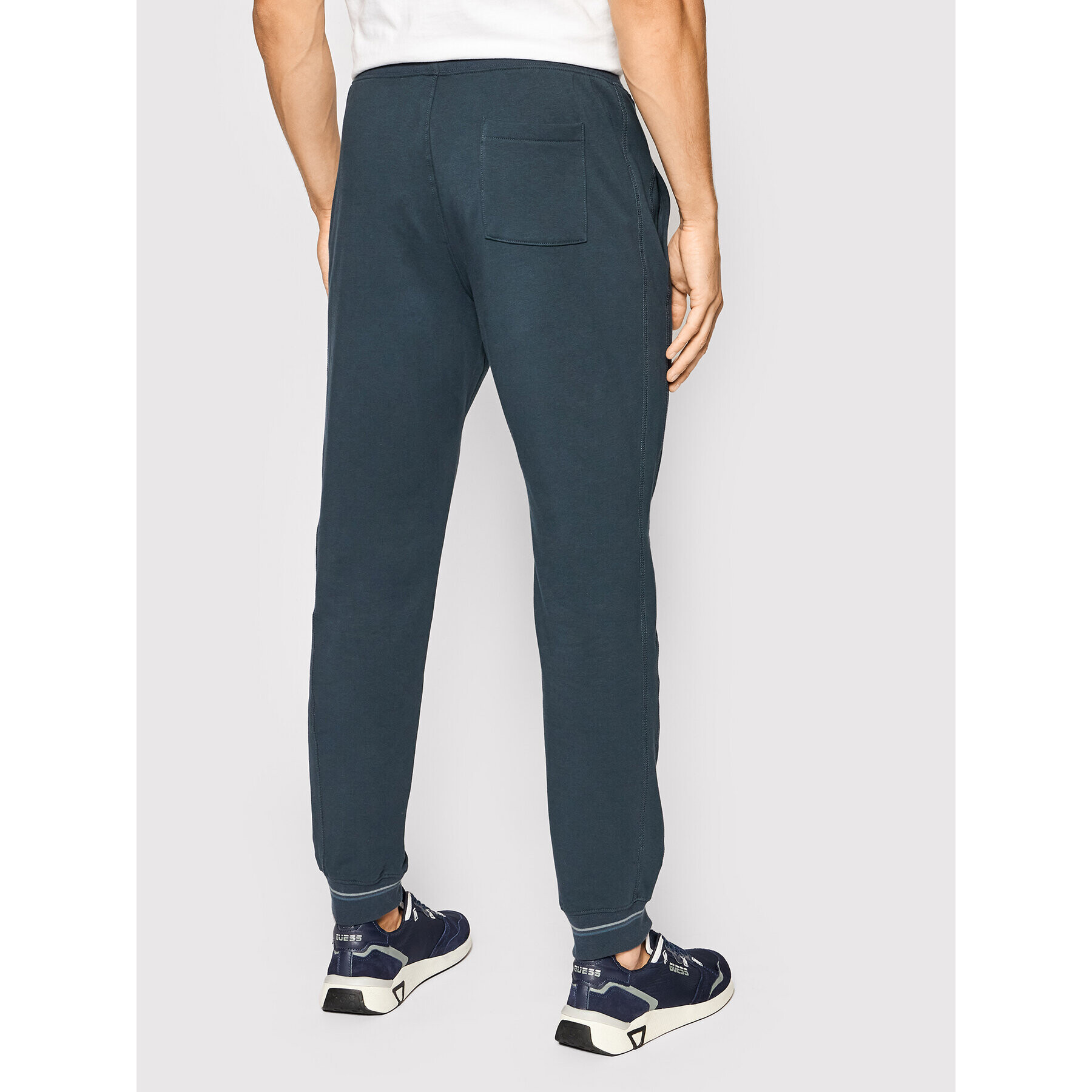 Guess Pantaloni trening M1BB37 K7ON1 Bleumarin Slim Fit - Pled.ro