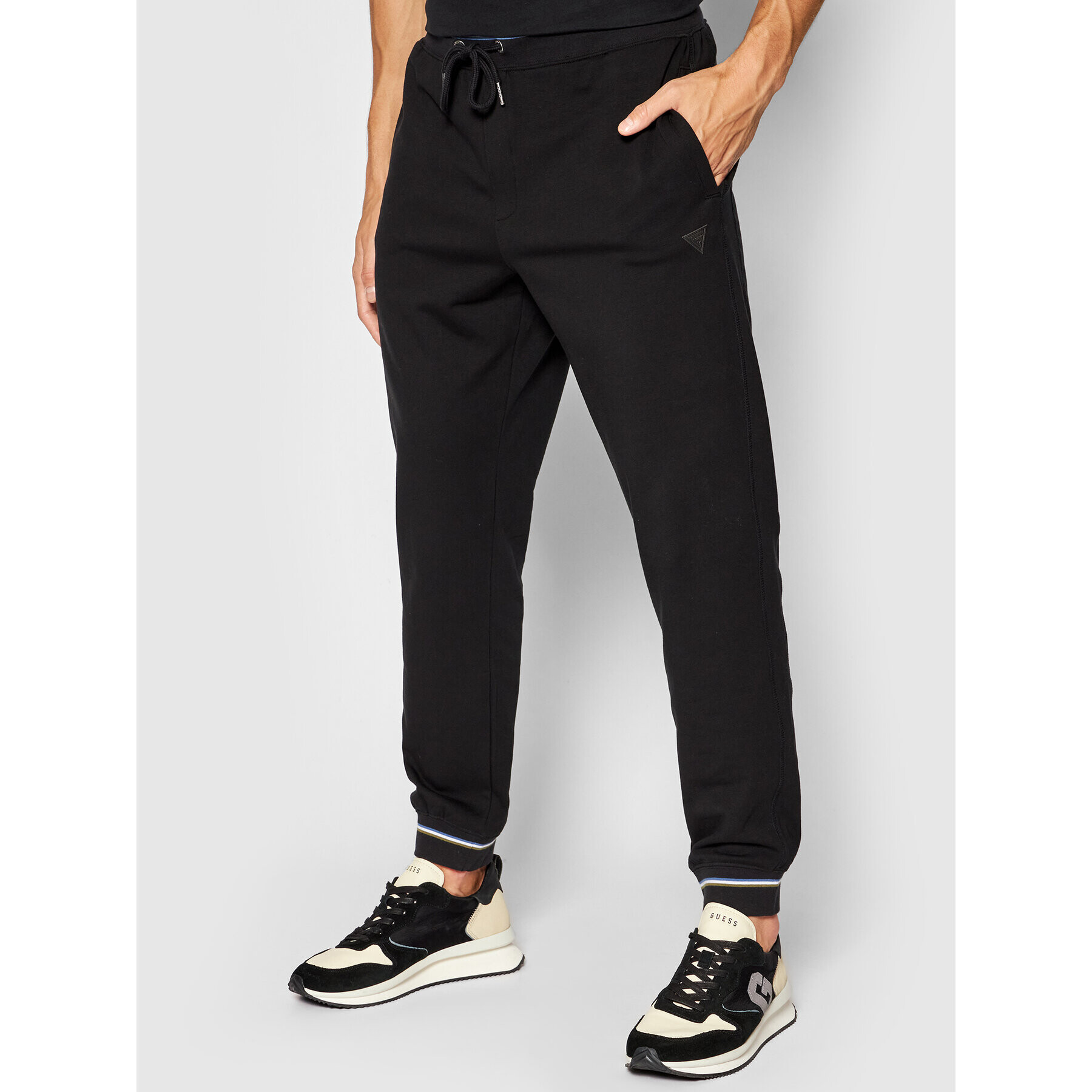 Guess Pantaloni trening M1YB37 K7ON1 Negru Slim Fit - Pled.ro