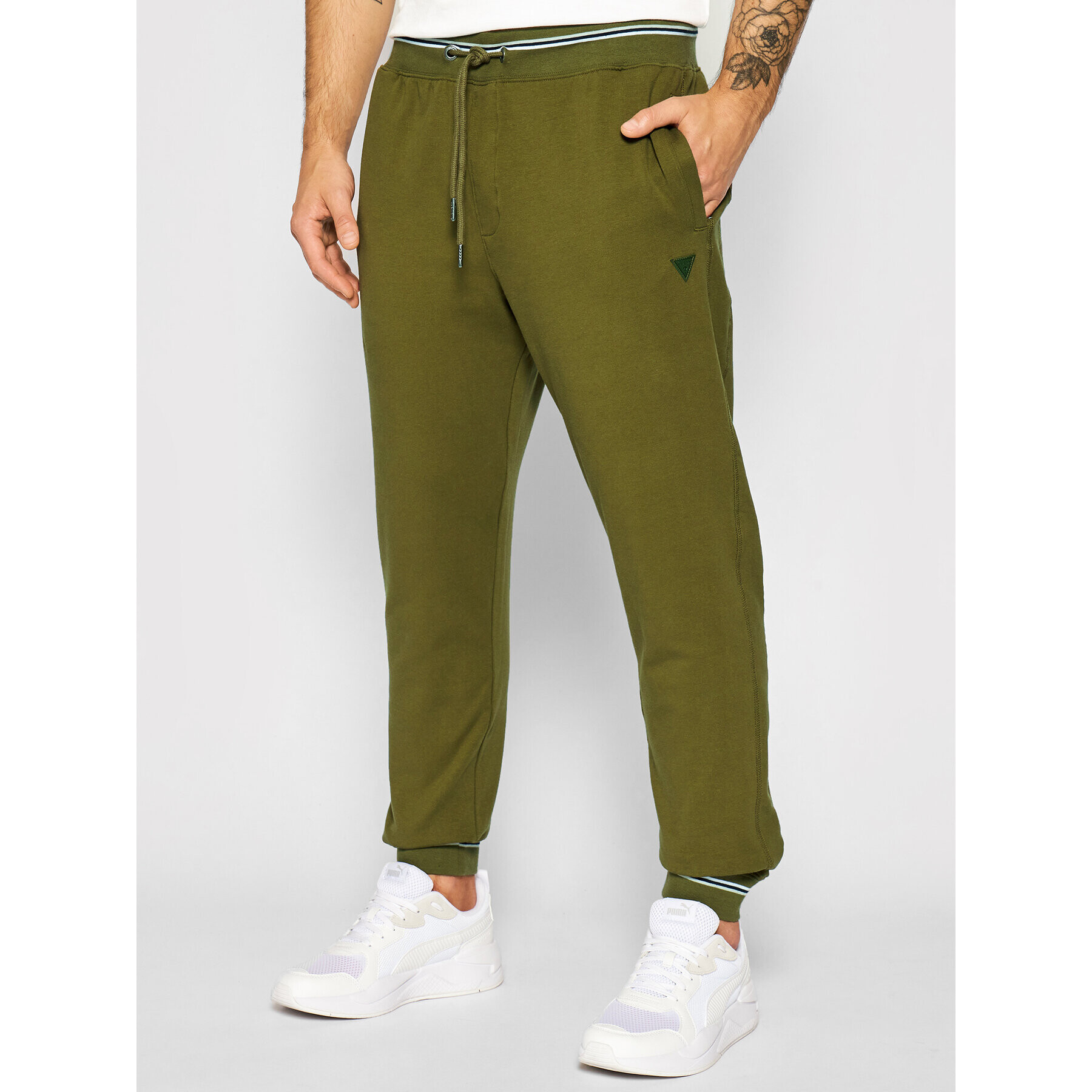 Guess Pantaloni trening M1YB37 K7ON1 Verde Slim Fit - Pled.ro