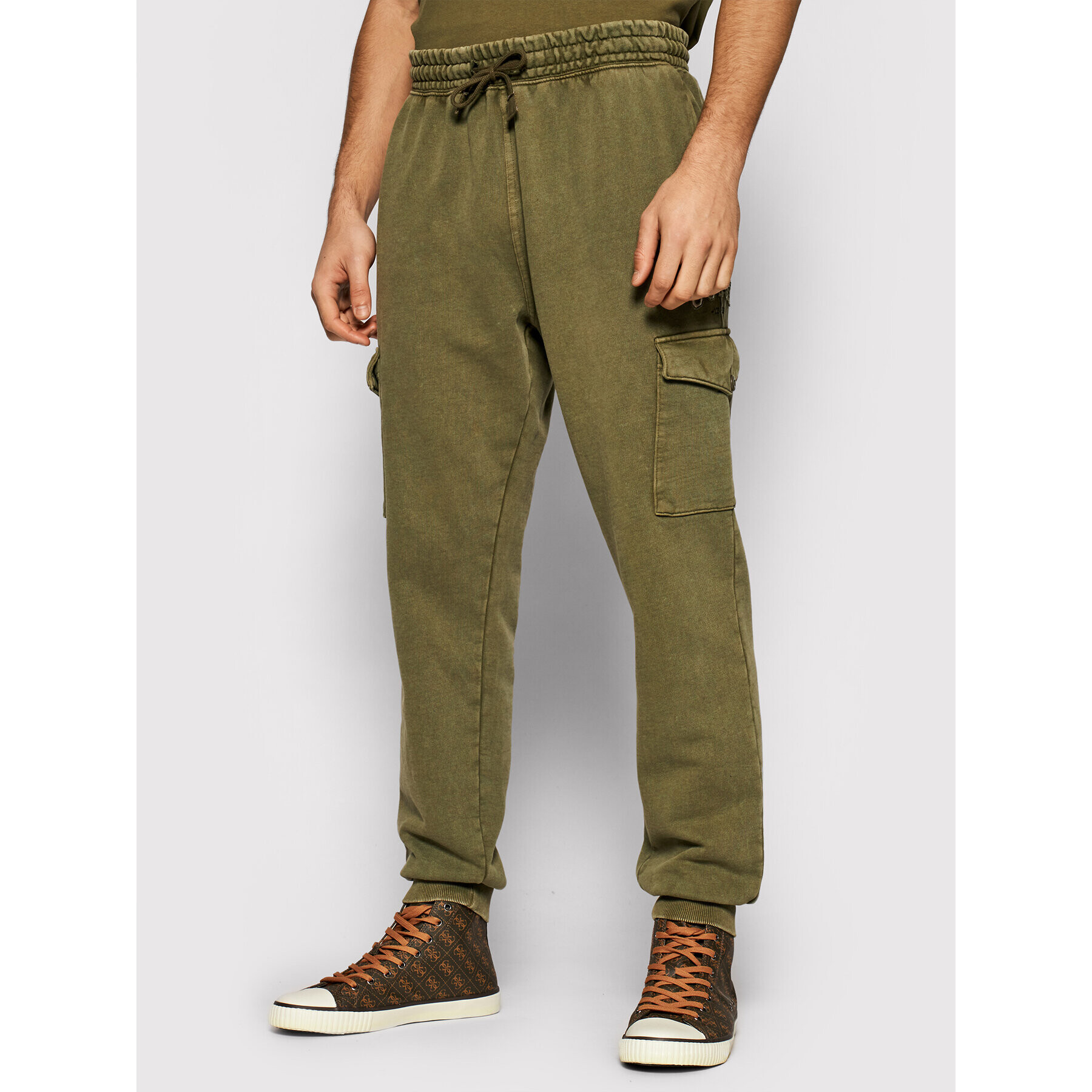 Guess Pantaloni trening M1YB53 K9W01 Verde Slim Fit - Pled.ro