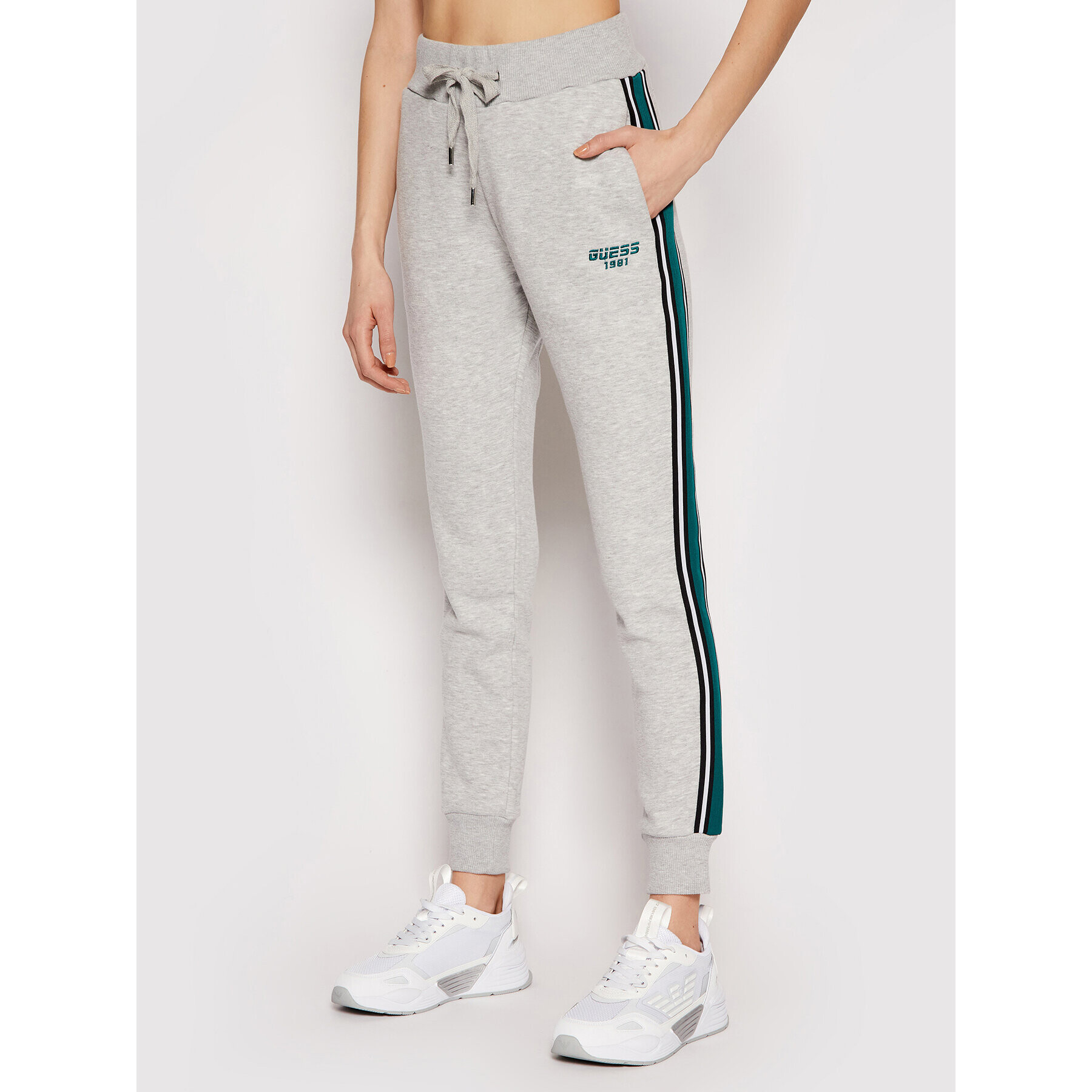 Guess Pantaloni trening O1RA32 FL03Y Gri Regular Fit - Pled.ro