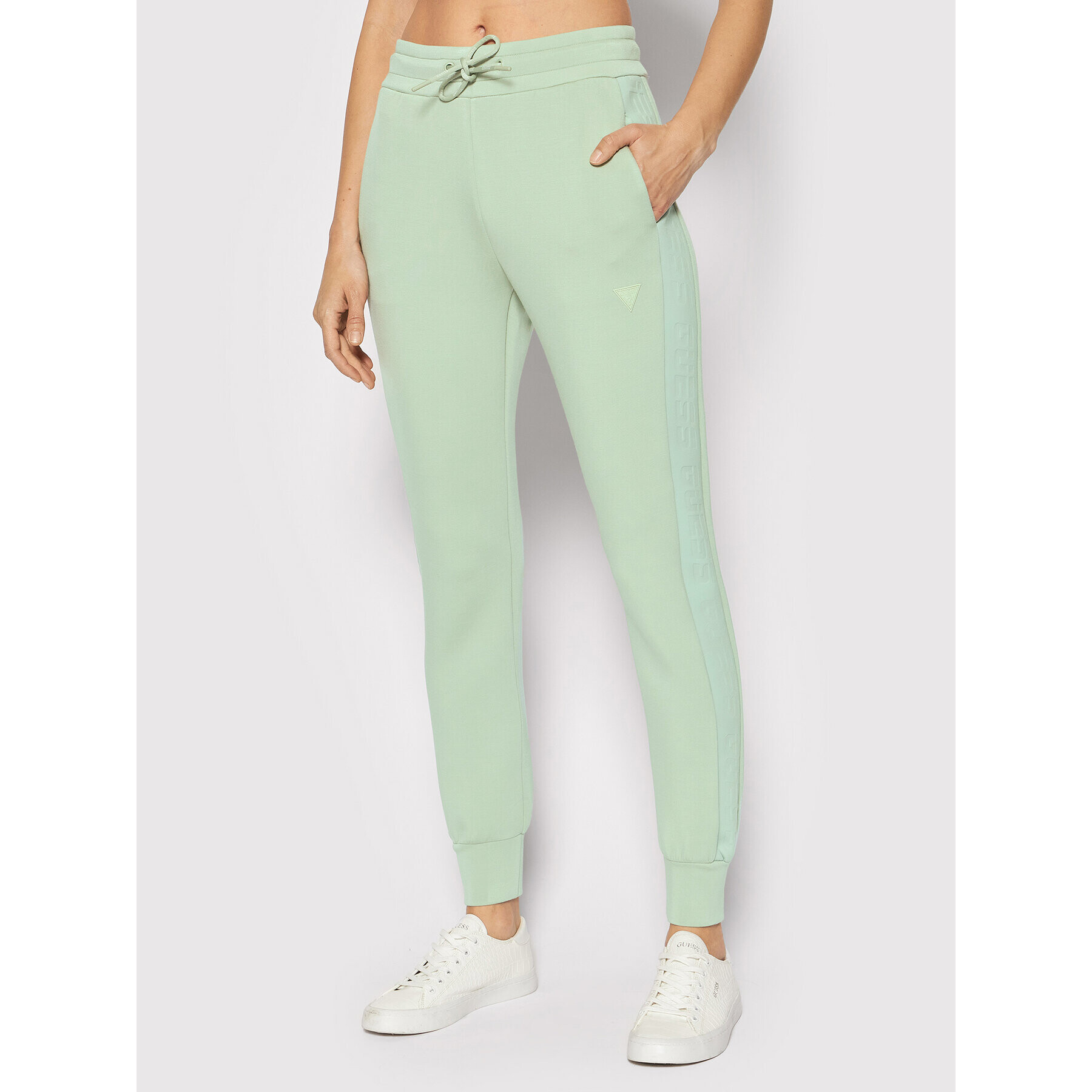 Guess Pantaloni trening V2RB02 K7UW2 Verde Regular Fit - Pled.ro