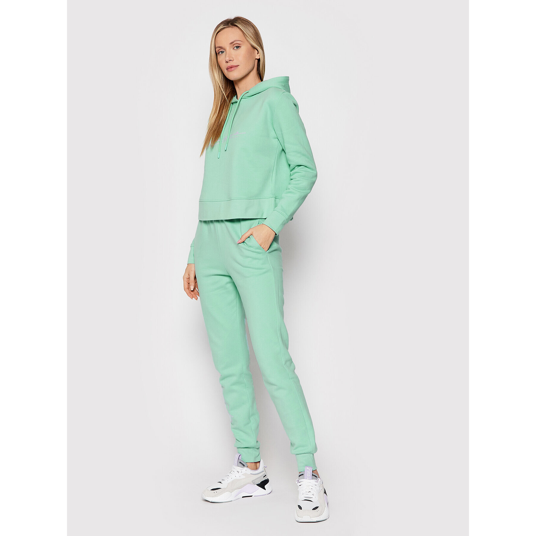 Guess Pantaloni trening V2RB18 KAOR1 Verde Regular Fit - Pled.ro