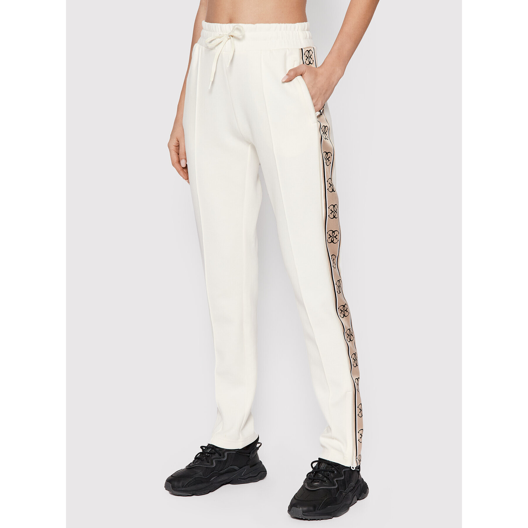 Guess Pantaloni trening V2RB26 KA3P1 Bej Regular Fit - Pled.ro