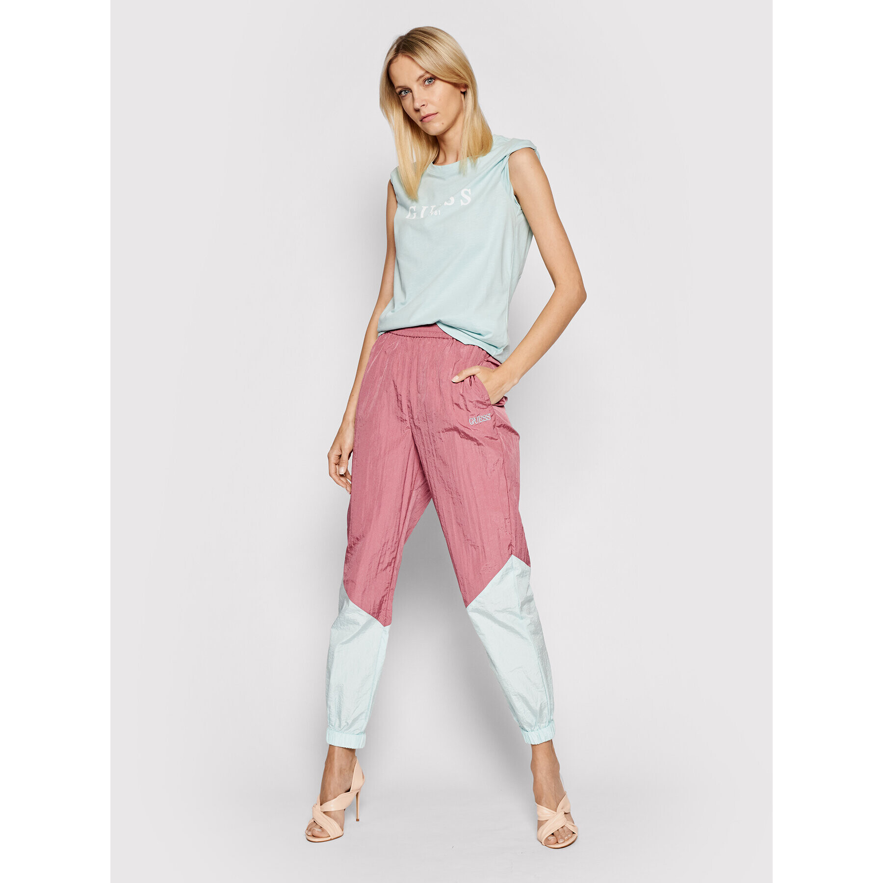 Guess Pantaloni trening W0GA00 WC480 Roz Comfort Fit - Pled.ro