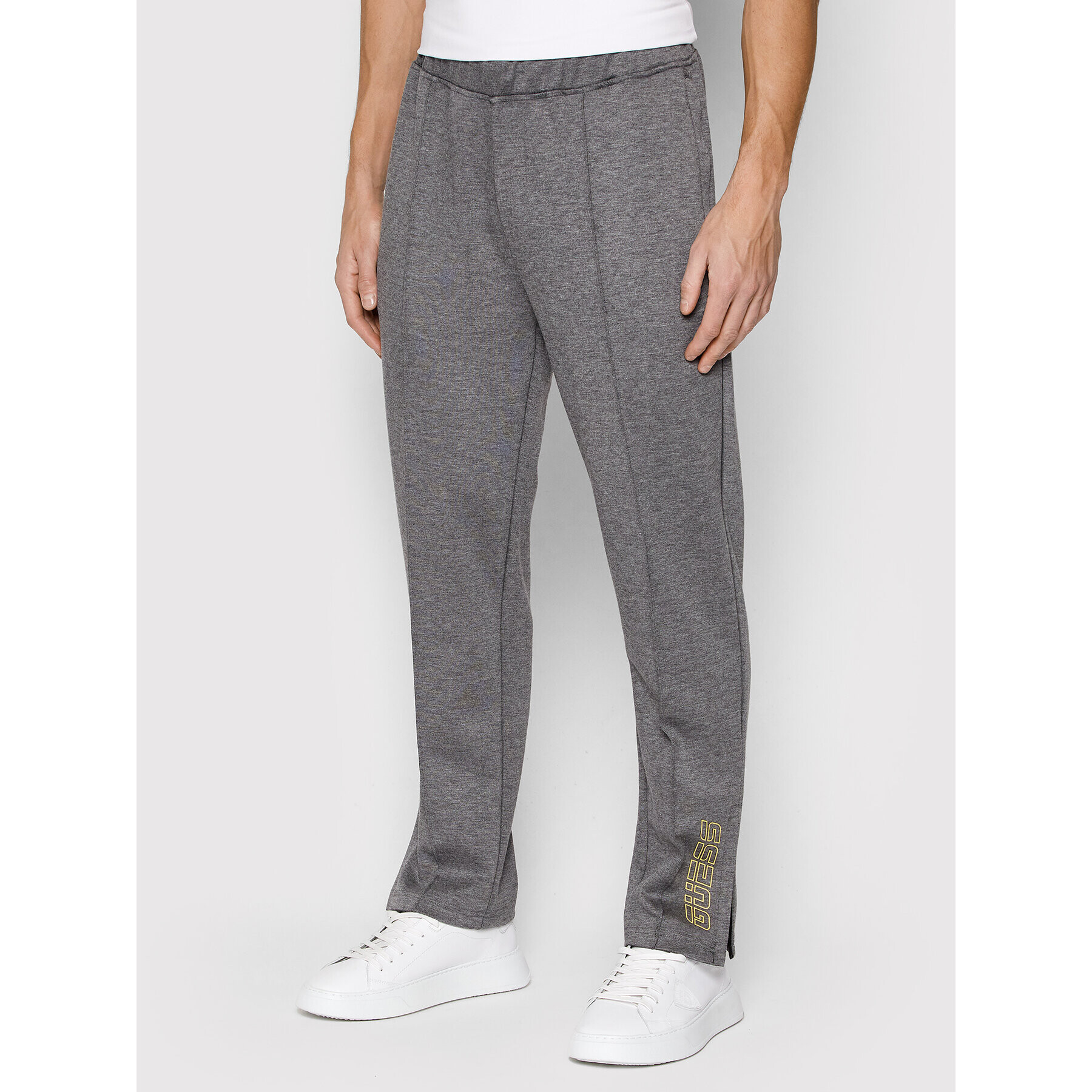 Guess Pantaloni trening Z2RB03 KAYO2 Gri Regular Fit - Pled.ro