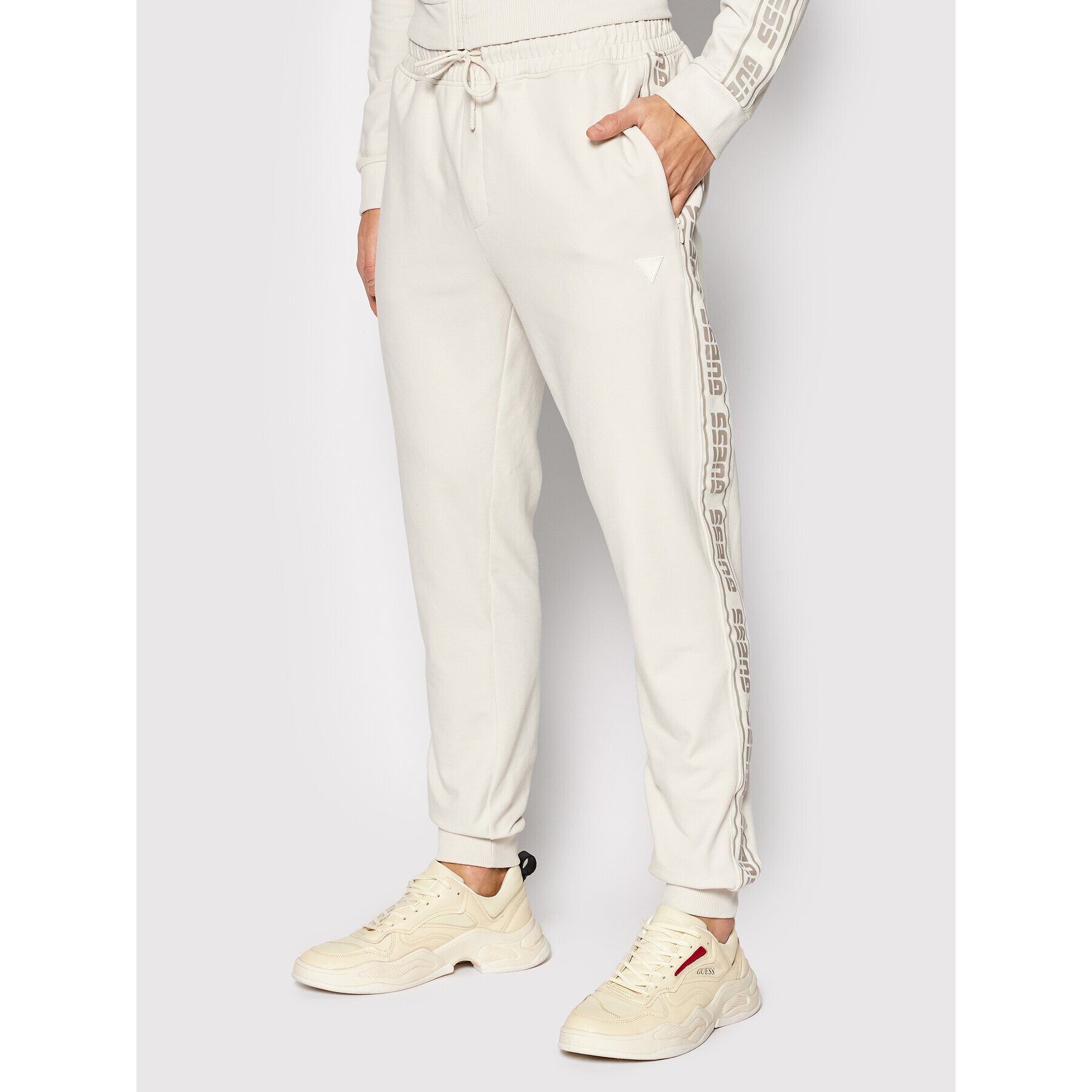 Guess Pantaloni trening Z2RB14 K6ZS1 Bej Regular Fit - Pled.ro