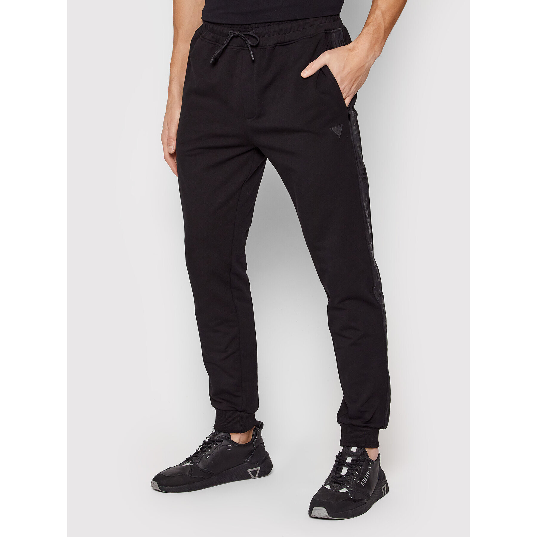 Guess Pantaloni trening Z2RB14 K6ZS1 Negru Regular Fit - Pled.ro