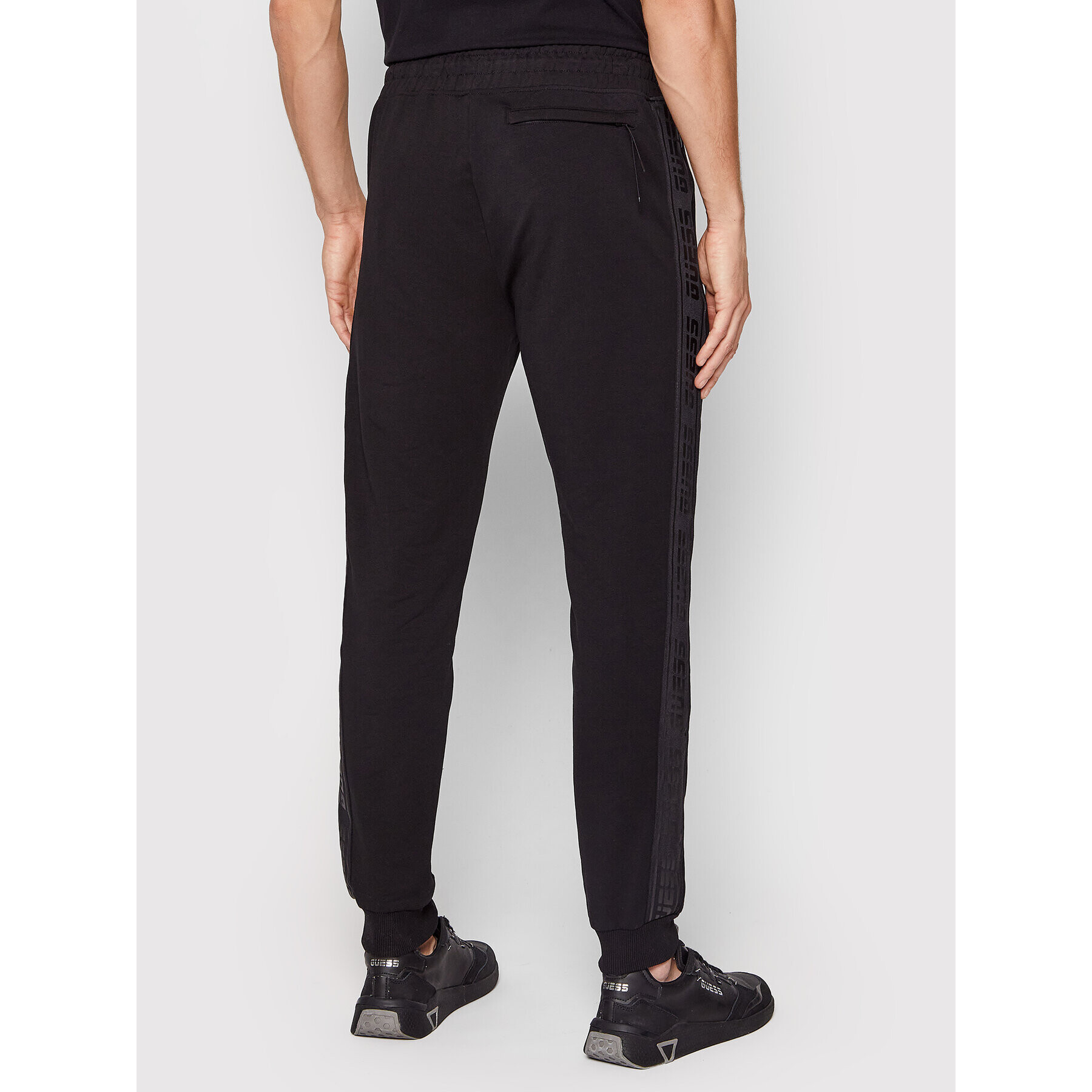 Guess Pantaloni trening Z2RB14 K6ZS1 Negru Regular Fit - Pled.ro