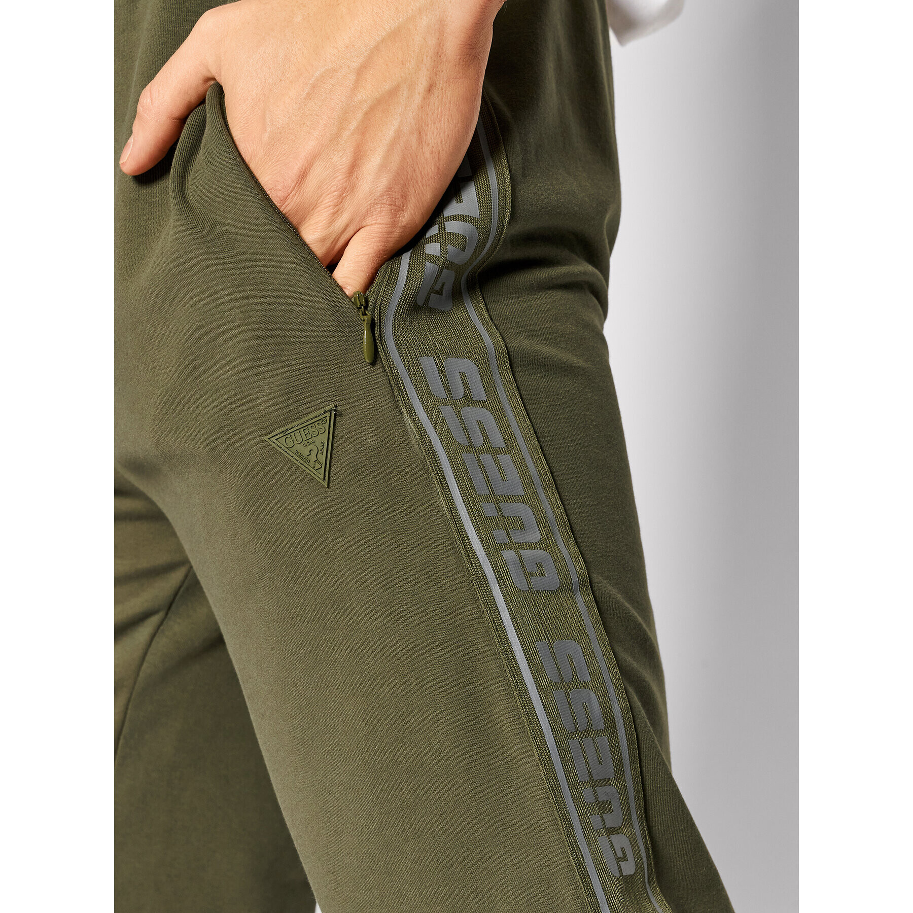 Guess Pantaloni trening Z2RB14 K6ZS1 Verde Regular Fit - Pled.ro