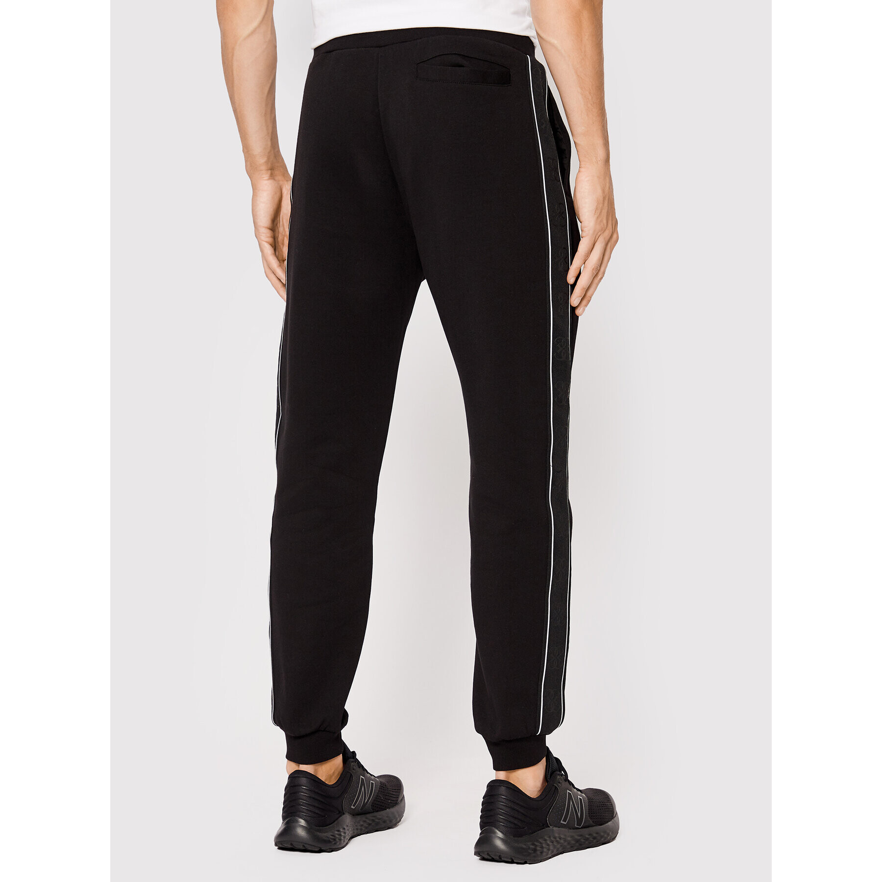 Guess Pantaloni trening Z2YB09 KA3P1 Negru Regular Fit - Pled.ro