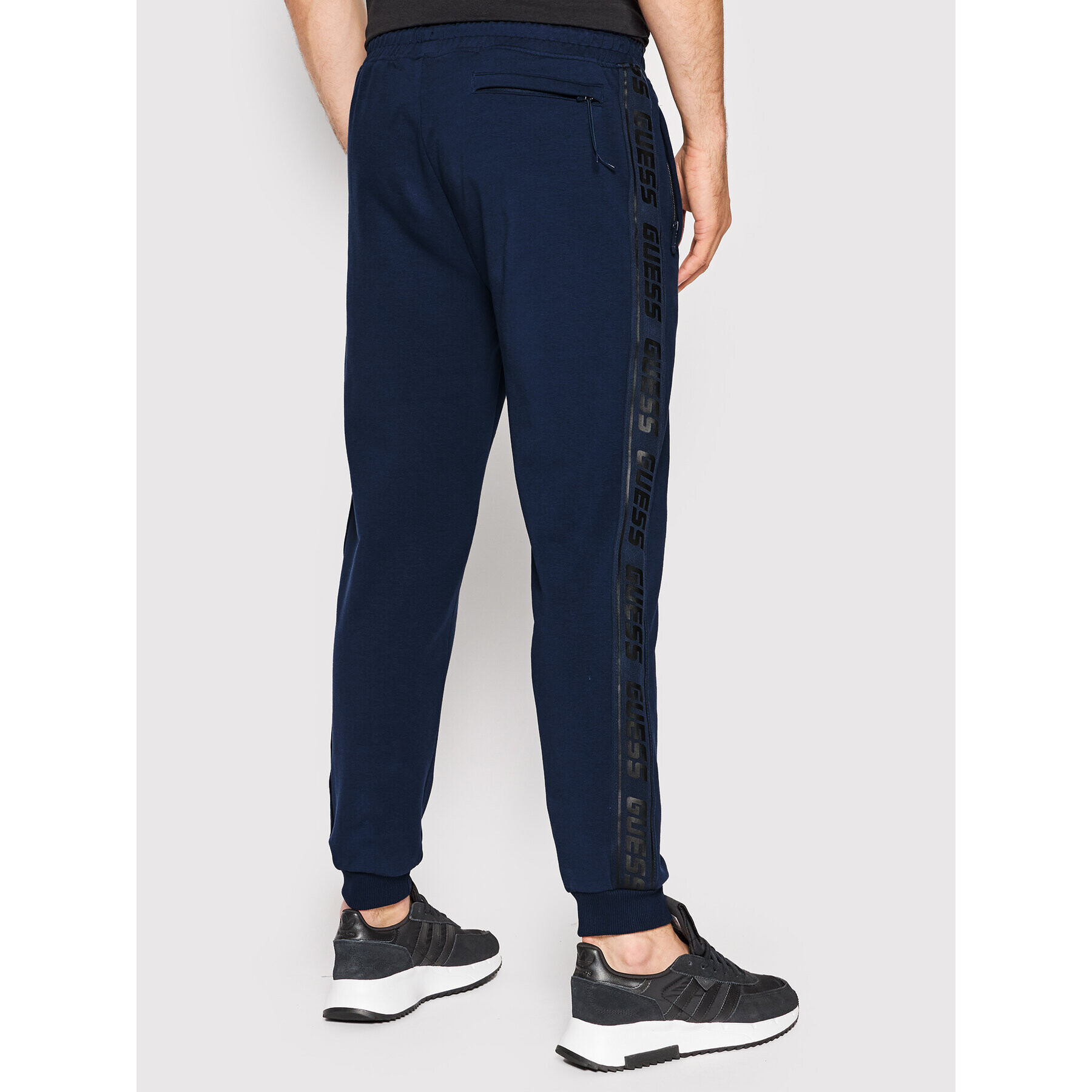 Guess Pantaloni trening Z2YB19 K6ZS1 Bleumarin Regular Fit - Pled.ro