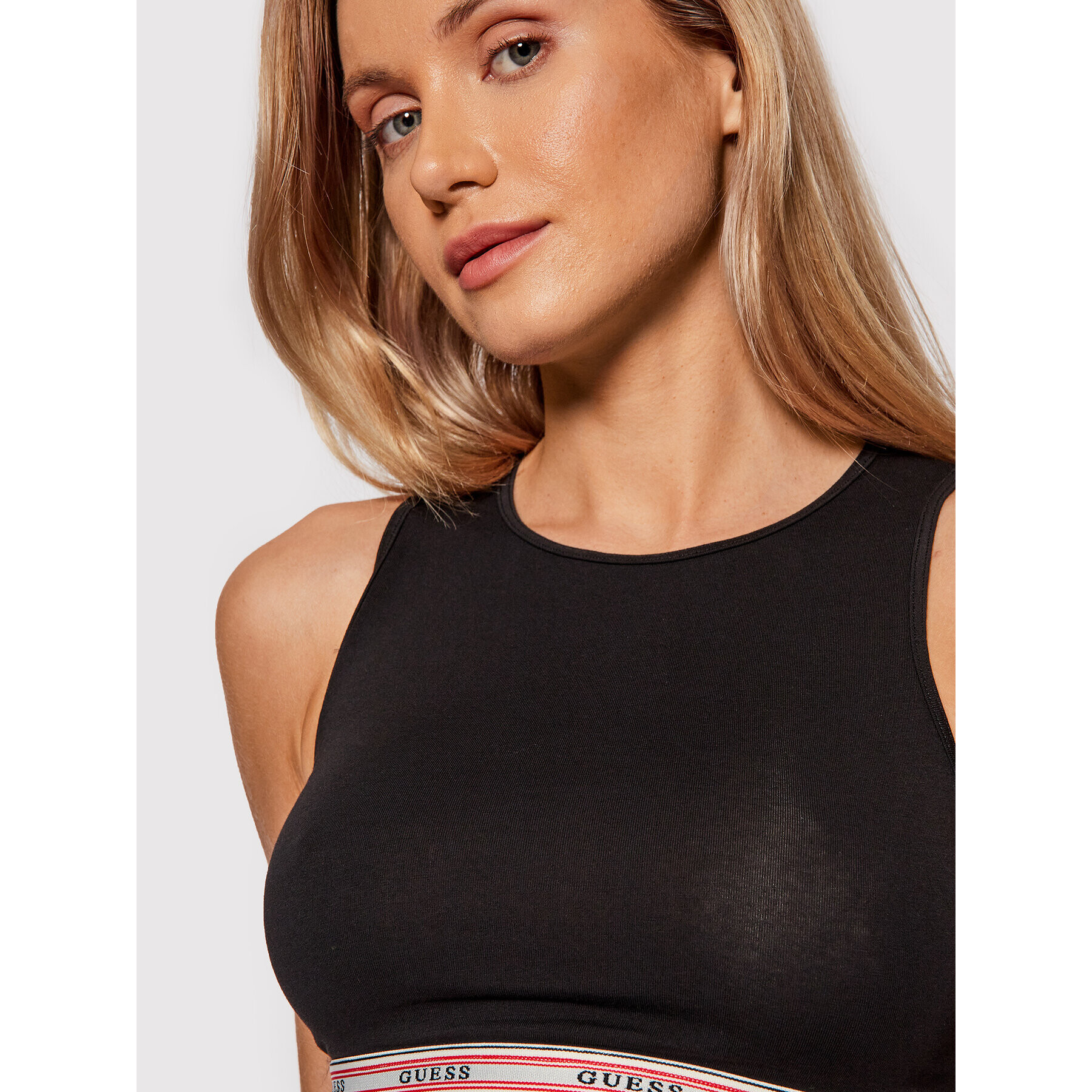 Guess Sutien top Abbie O1BC11 JR06P Negru - Pled.ro