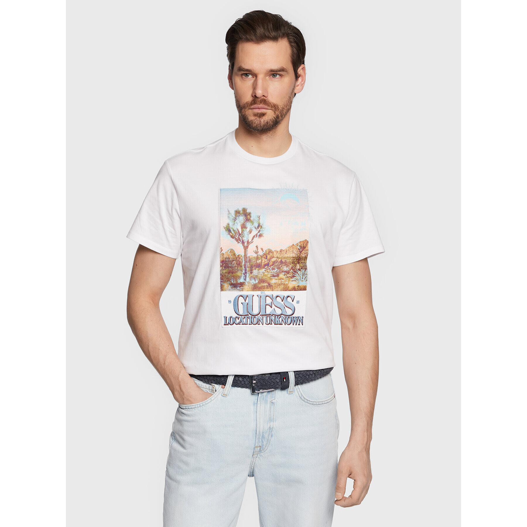 Guess Tricou Desert Photo M3GI74 KA260 Alb Regular Fit - Pled.ro