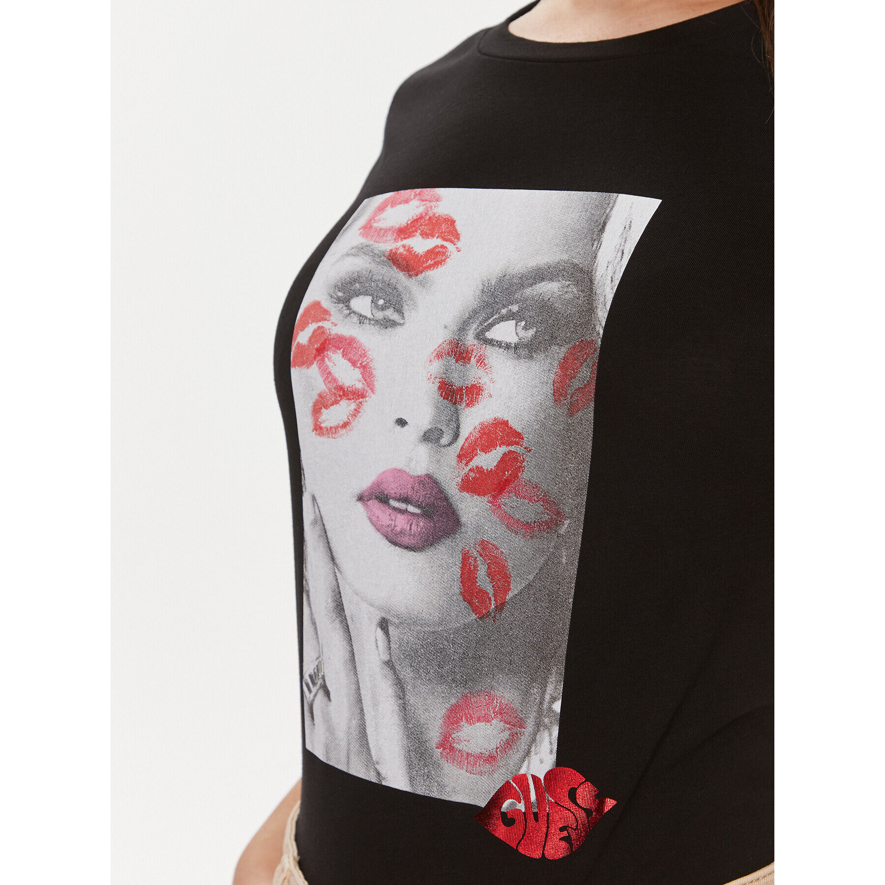 Guess Tricou Lipstick Kisses W4RI20 K9RM1 Negru Regular Fit - Pled.ro