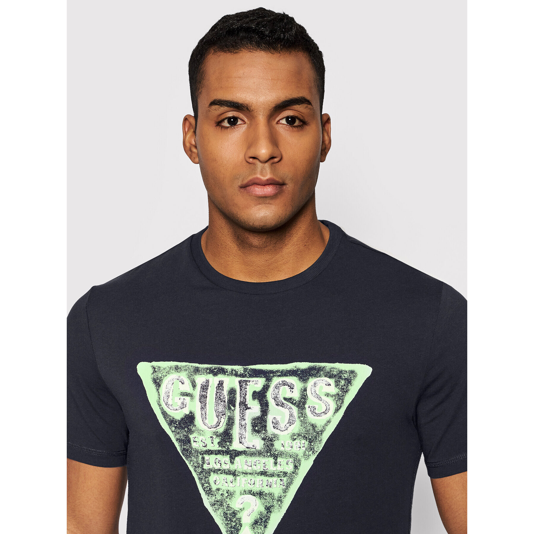 Guess Tricou M2GI08 J1311 Bleumarin Slim Fit - Pled.ro