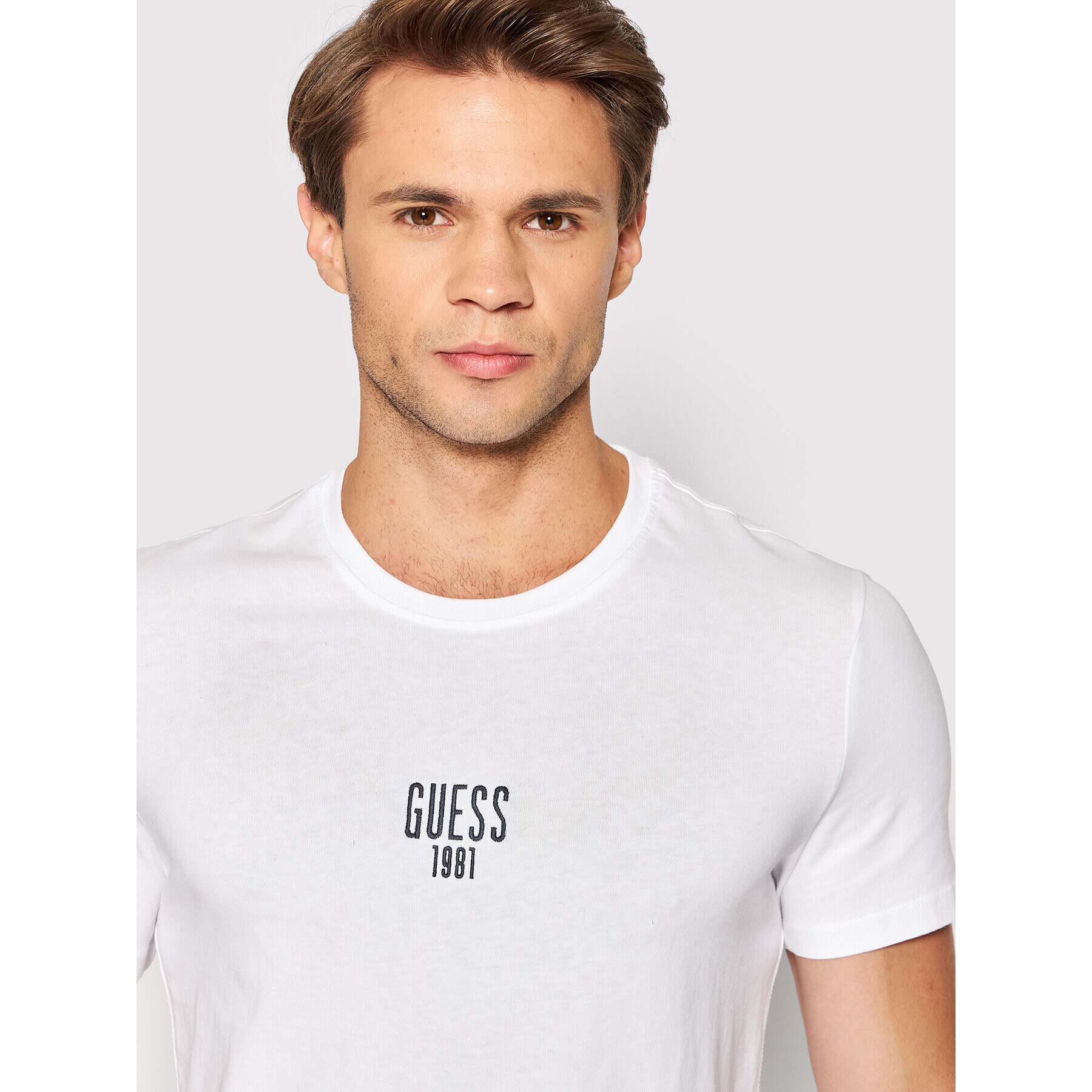 Guess Tricou M2YI18 I3Z11 Alb Slim Fit - Pled.ro