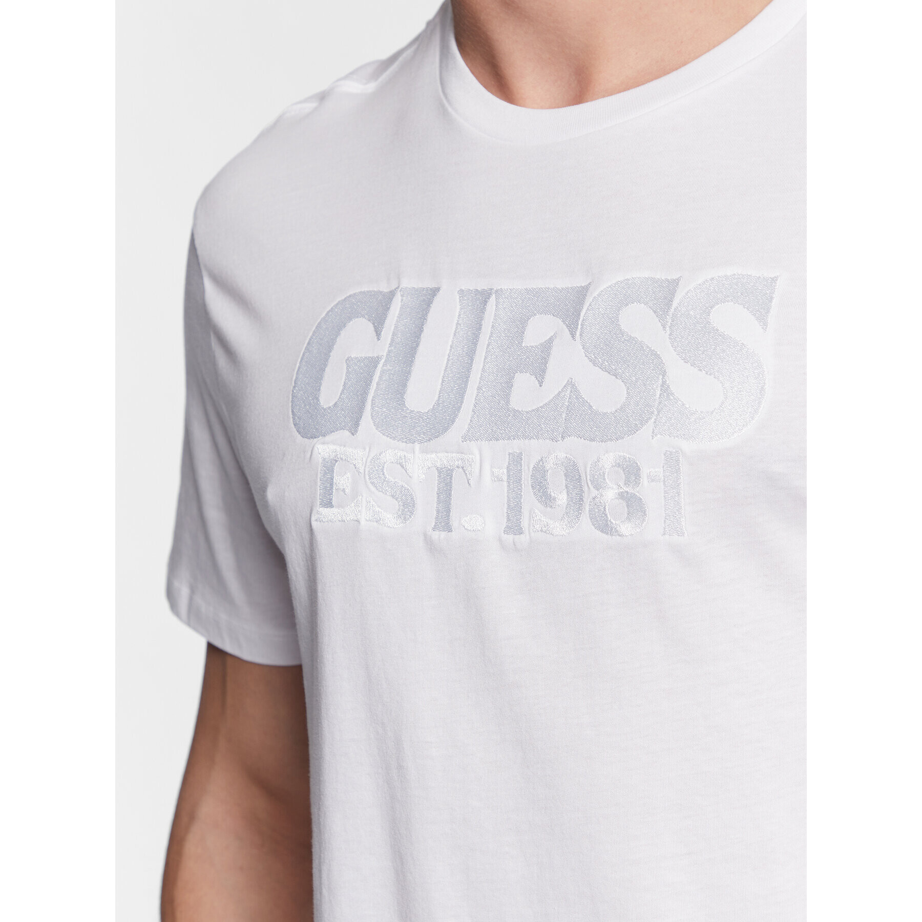 Guess Tricou M3GI56 K9RM3 Alb Slim Fit - Pled.ro