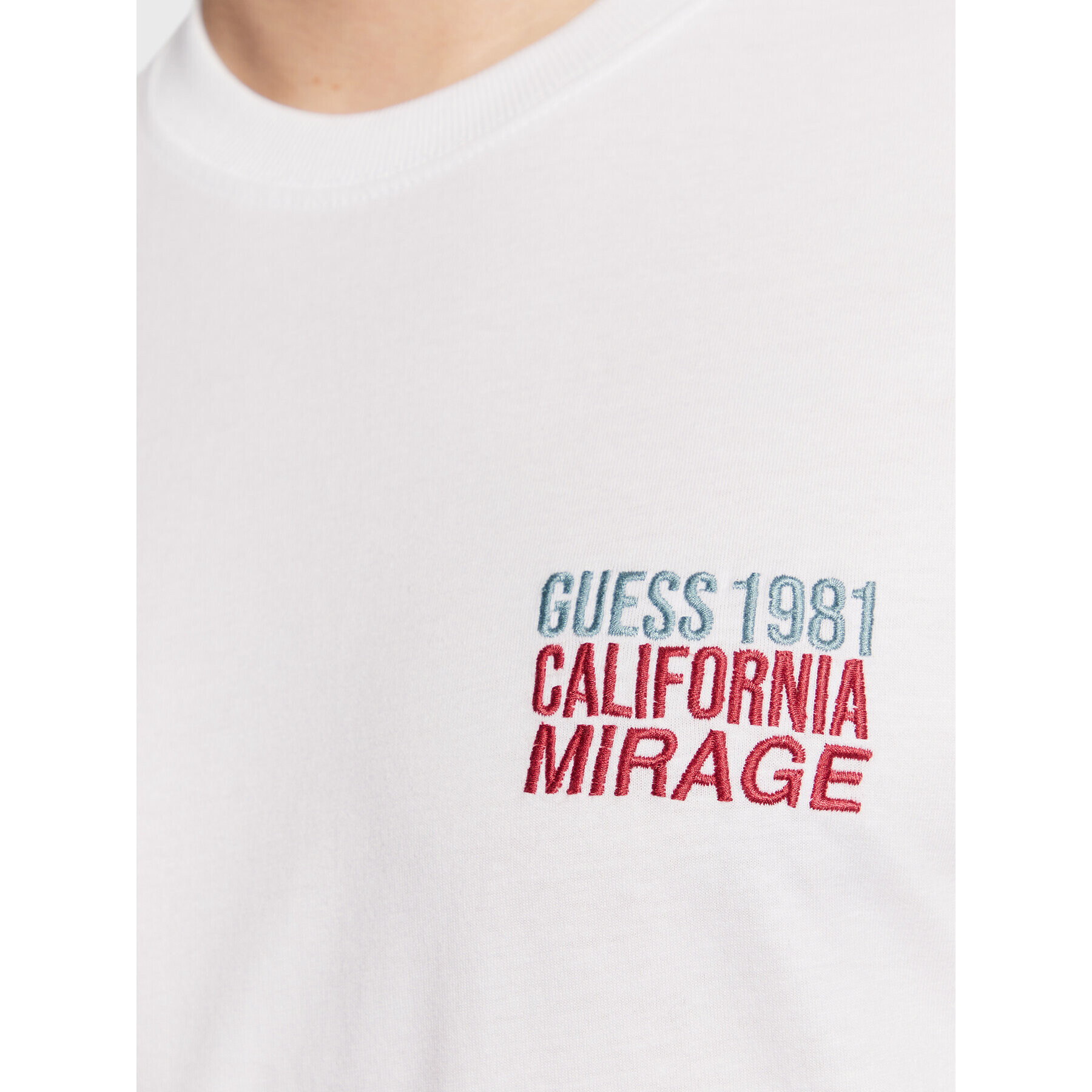 Guess Tricou Mirage Palm M3GI16 I3Z14 Alb Regular Fit - Pled.ro