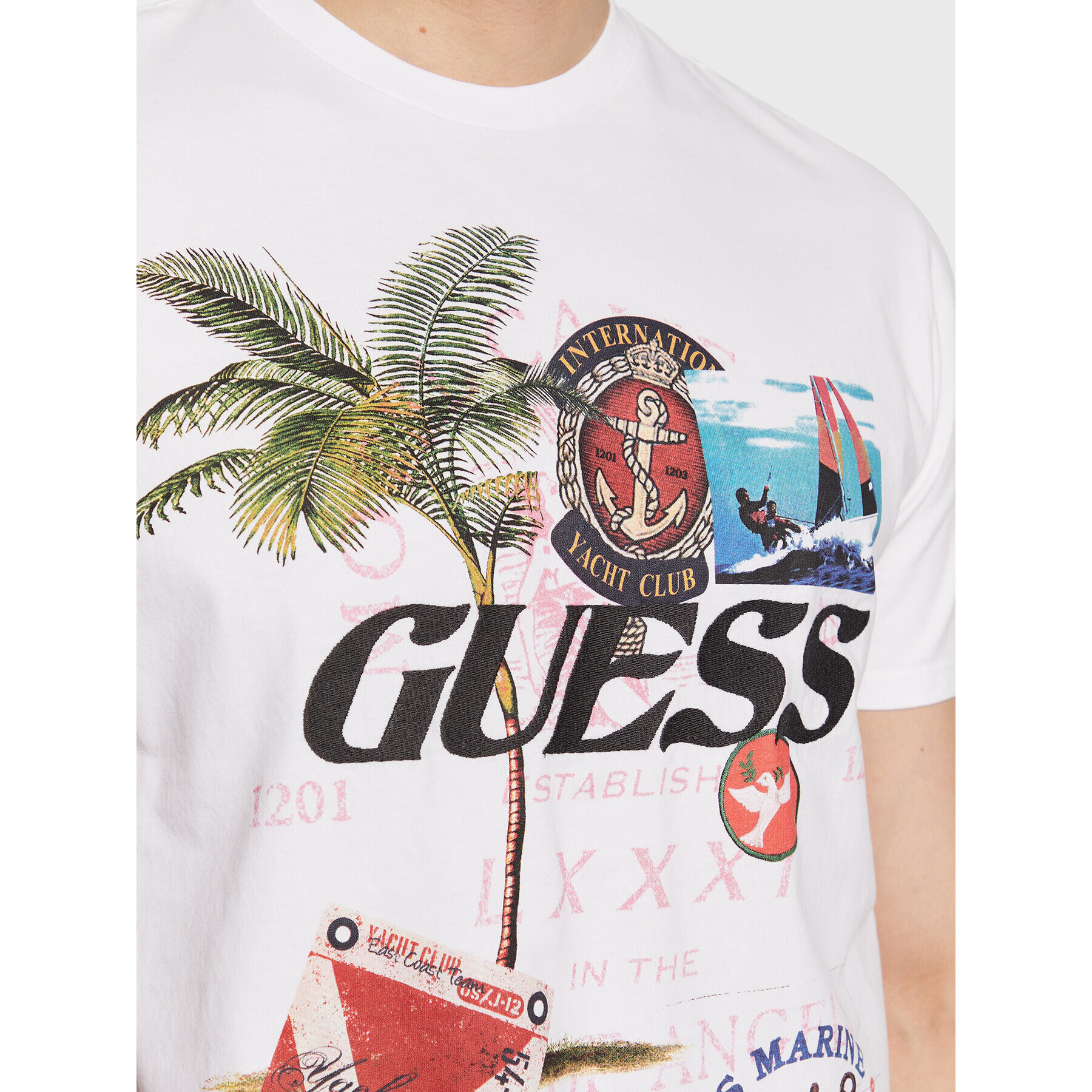 Guess Tricou Nautical Collage M3GI38 KBDL0 Alb Regular Fit - Pled.ro