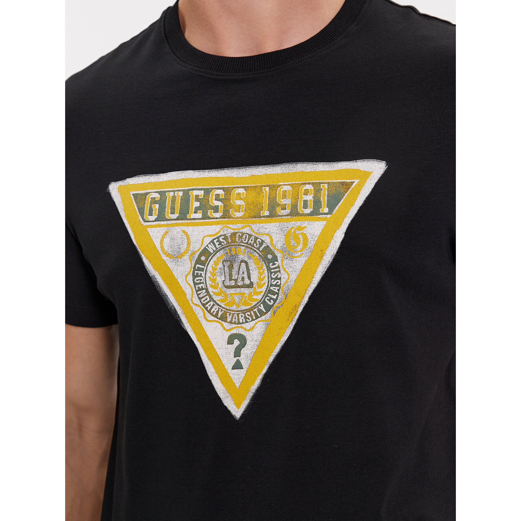 Guess Tricou Ss Cn Triangle M4RI38 J1314 Negru Slim Fit - Pled.ro