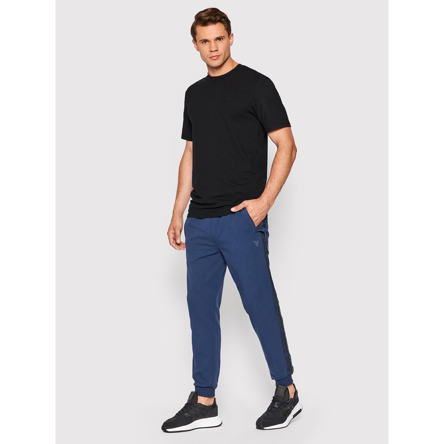 Guess Tricou Z2YI12 JR06K Negru Regular Fit - Pled.ro