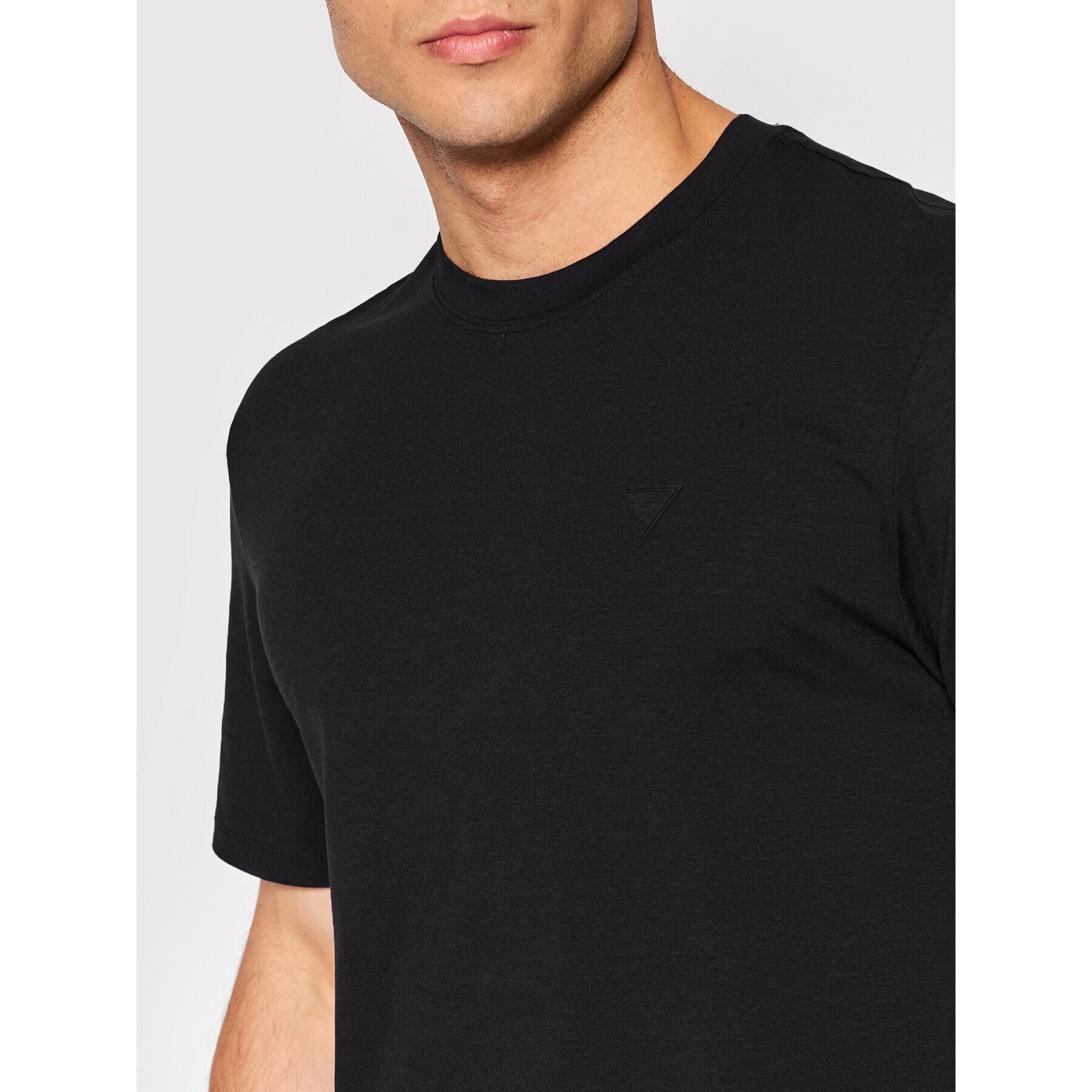 Guess Tricou Z2YI12 JR06K Negru Regular Fit - Pled.ro