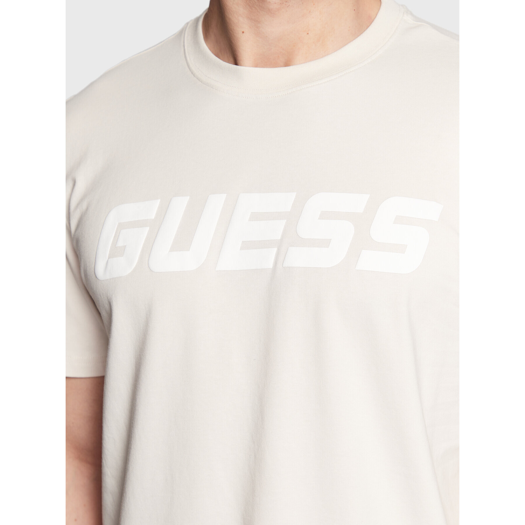 Guess Tricou Z3RI05 J1314 Bej Regular Fit - Pled.ro