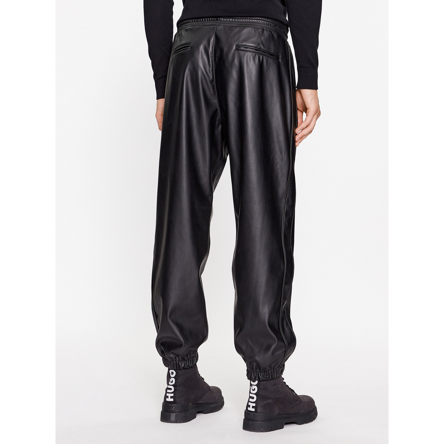 Hugo Pantaloni din imitație de piele Gabe233 50500931 Negru Regular Fit - Pled.ro